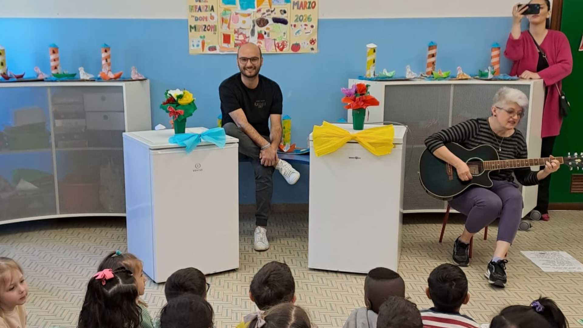 Solidarietà alla Don Minzoni, donati frigo e congelatore