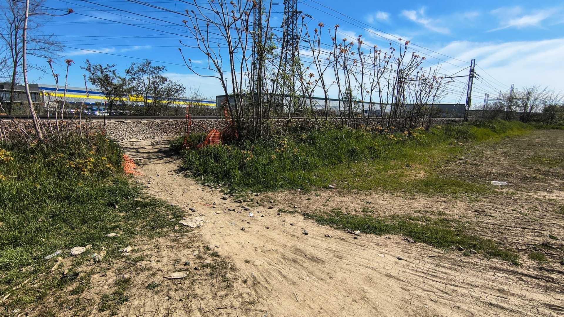 È un pakistano di 21 anni il giovane investito e ucciso dal treno