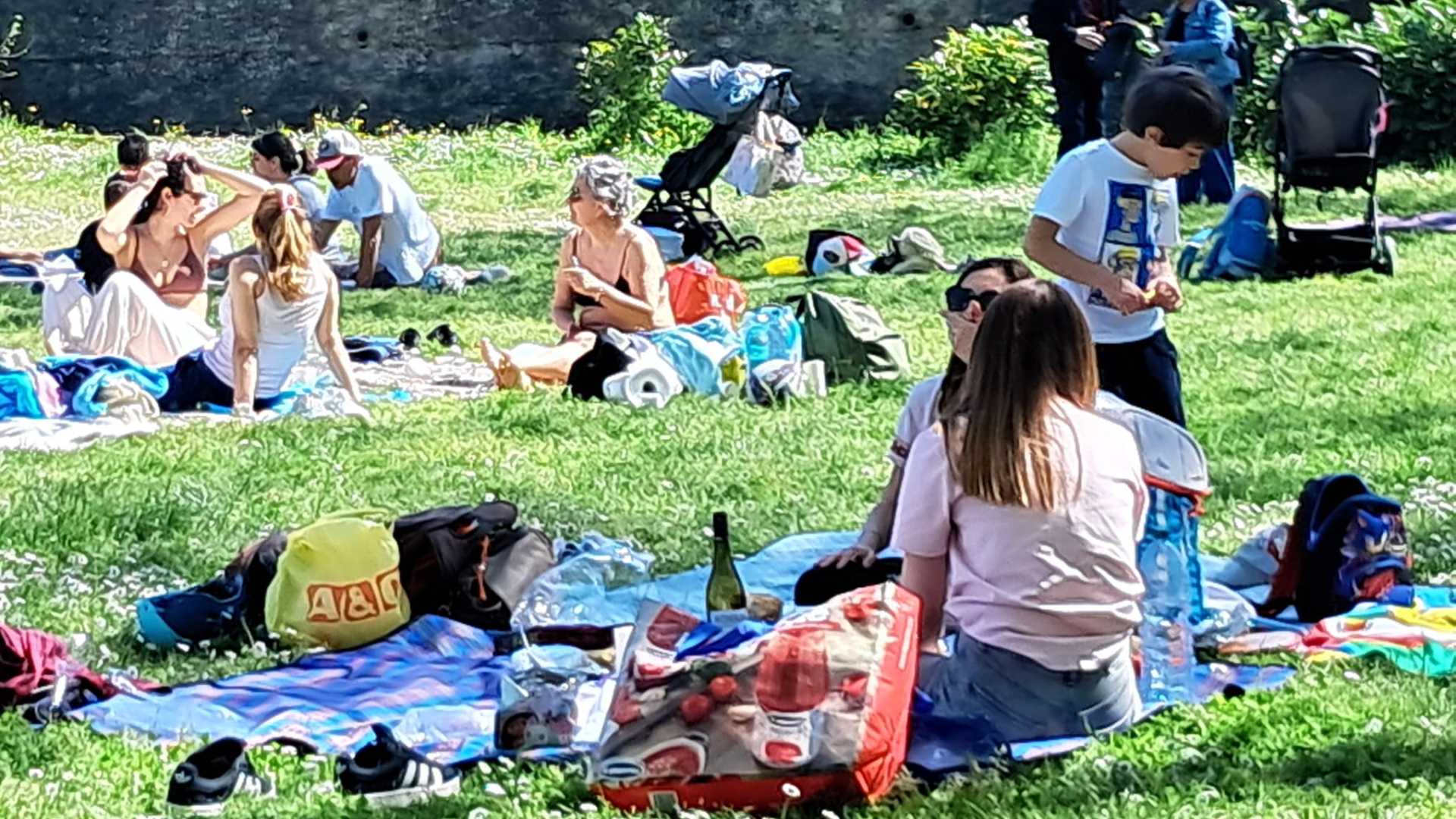 Rivergaro, picnic sul Lungo Trebbia ma l’effetto Manet non piace a tutti