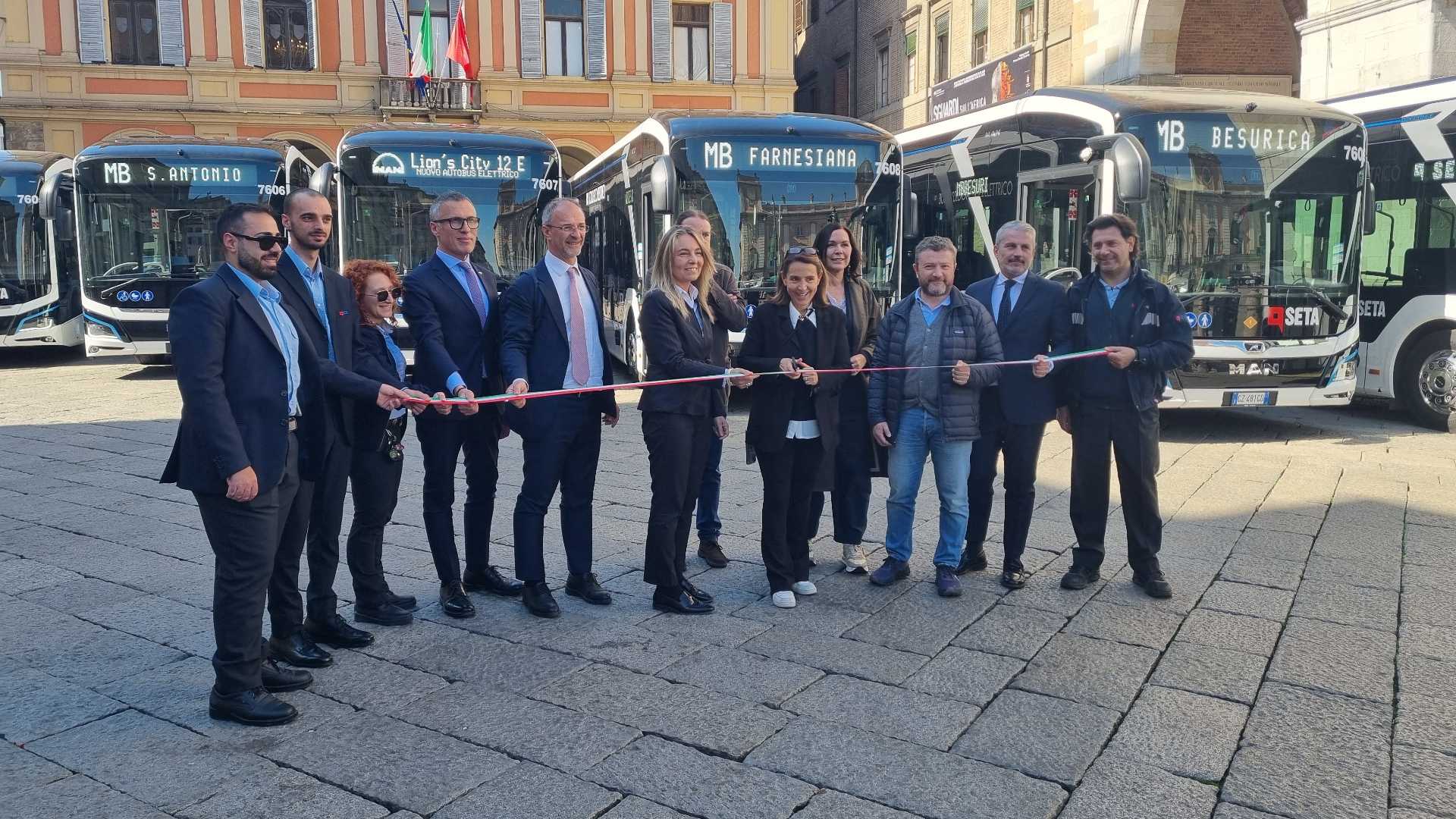 Trasporto pubblico a impatto zero, sette nuovi bus elettrici arrivati a Piacenza