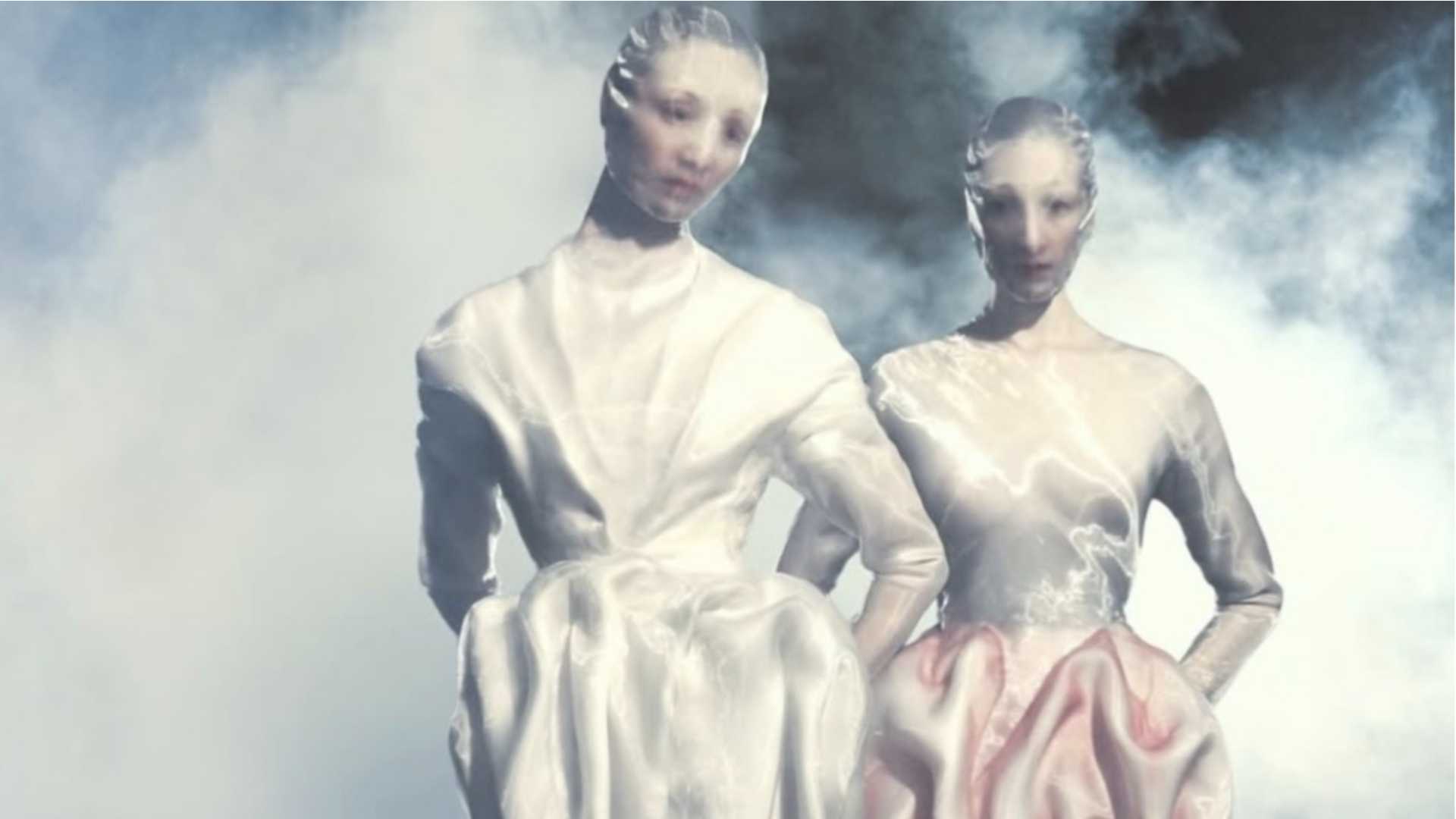 Due abiti della sfilata