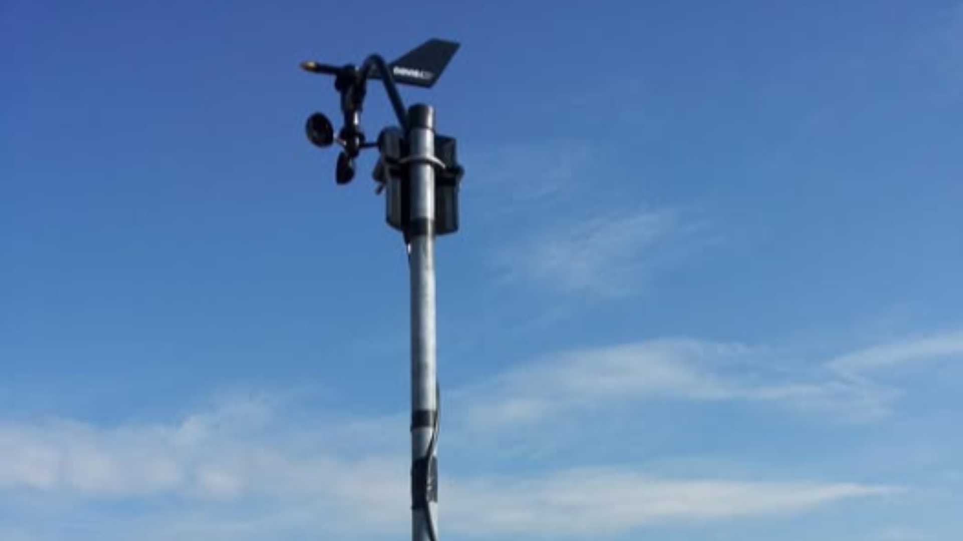 L’anemometro di Scattaglia si ferma, vortice di solidarietà per ricomprarlo