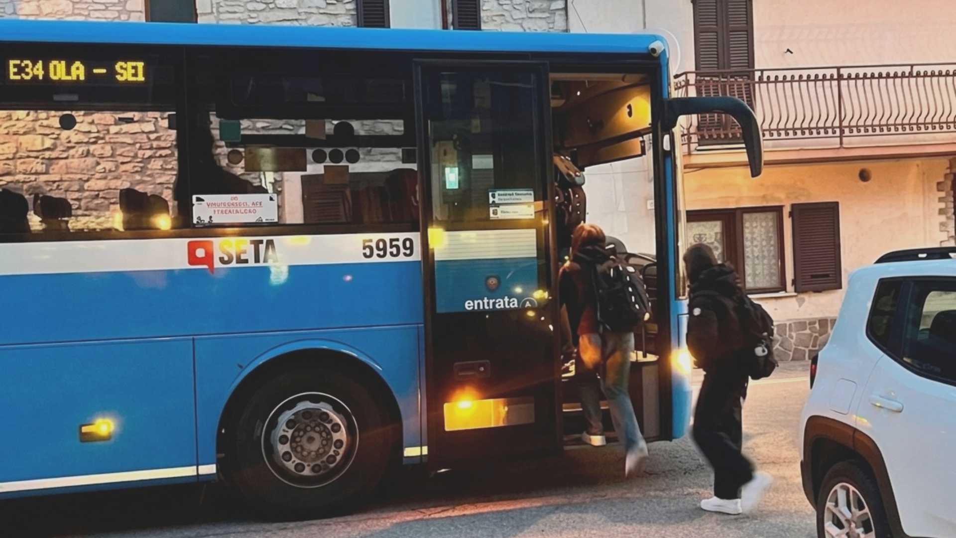 Bus di Ferriere, cambio d'orario: dal 20 aprile passaggio alle 6.03