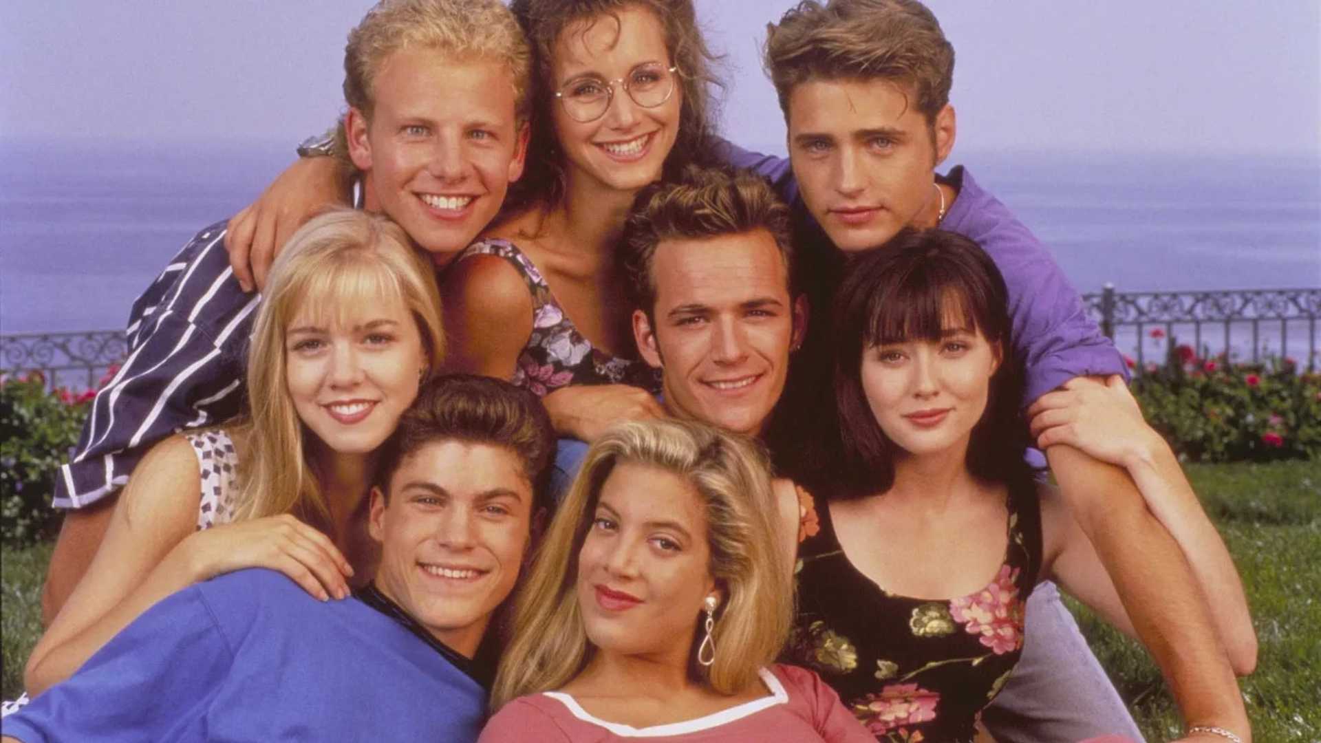 I protagonisti di “Beverly Hills 90210” tornato in auge con tutte le stagioni disponibili su Sky e NOW