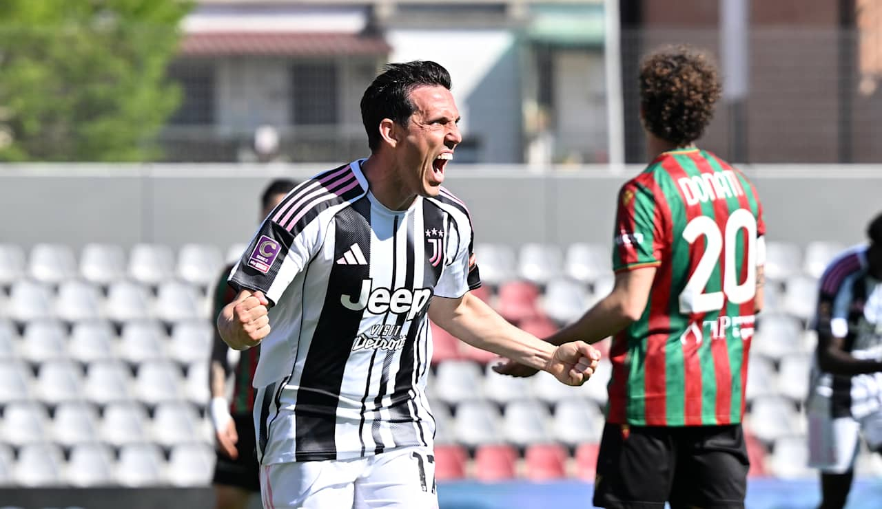 Guerra festeggia il gol contro la Ternana&nbsp;