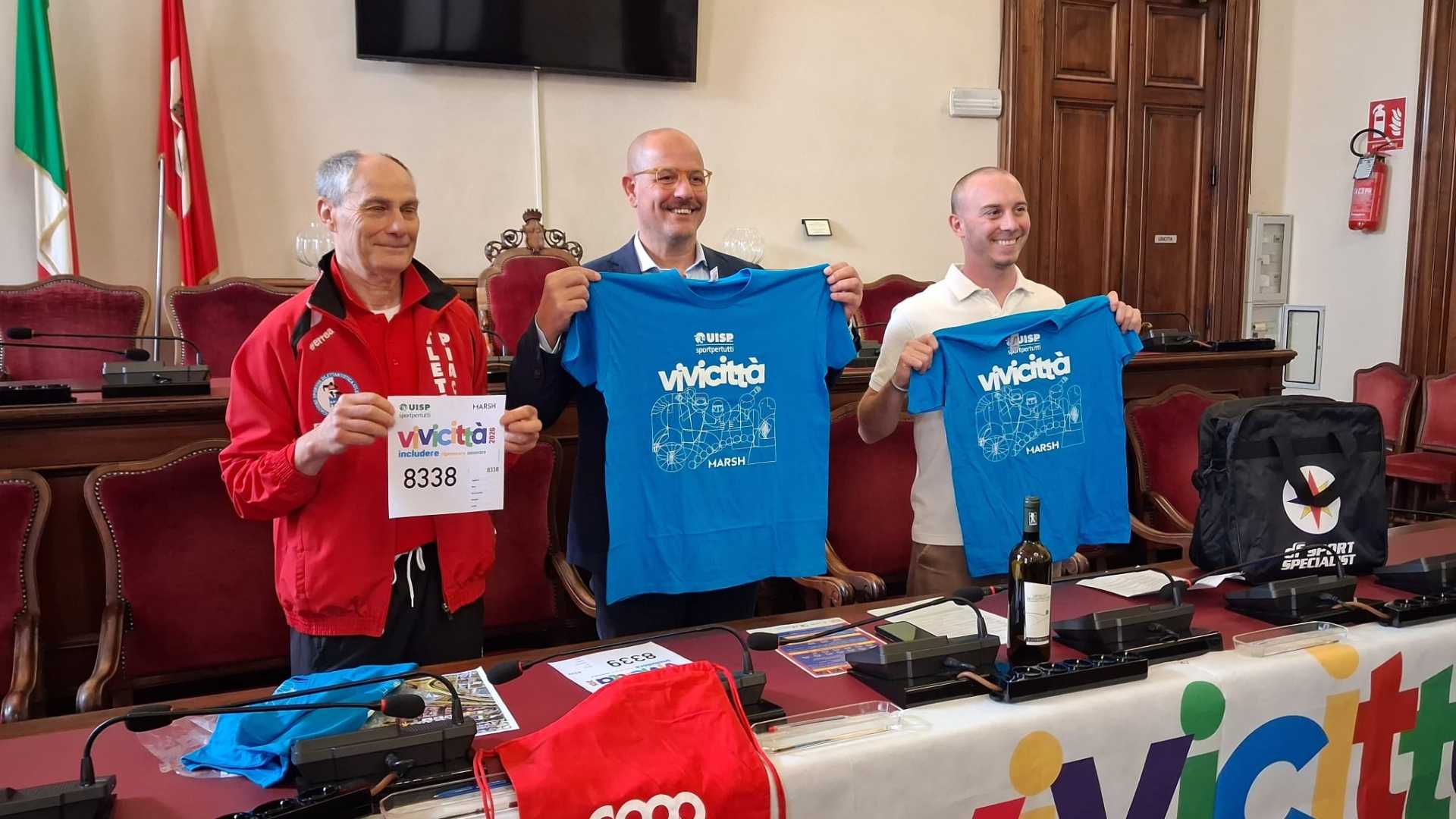 Da sinistra: Fausto Cassola (Atletica Piacenza), l’assessore Mario Dadati e il presidente di Uisp Piacenza Mattia Cavazzuti