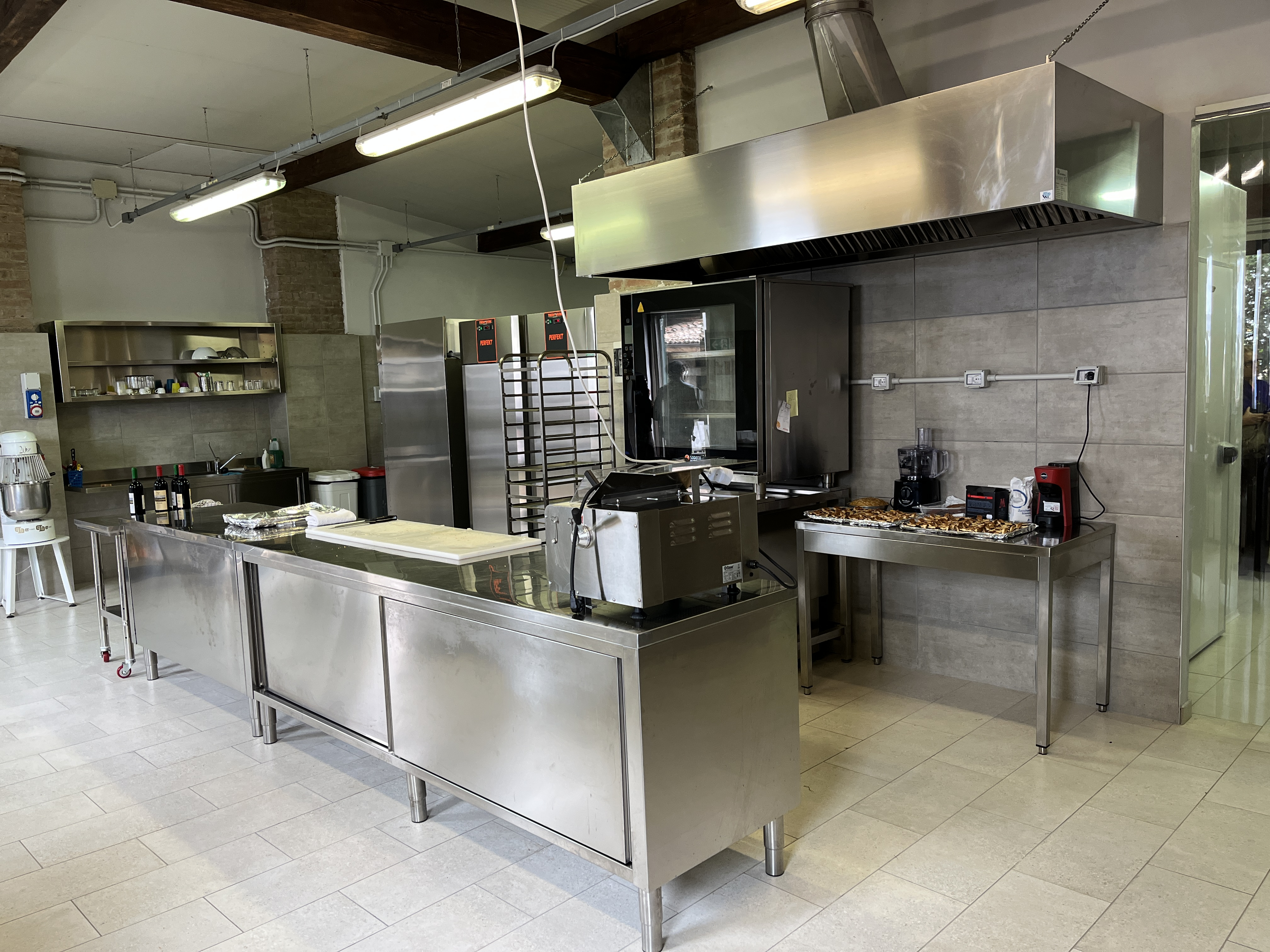 Inaugurazione laboratorio di trasformazione alimentare e sociale di Caritas diocesana