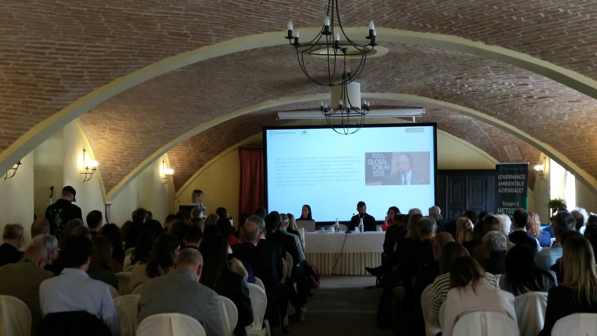 Un momento del convegno a "La Volta del vescovo" (foto Chiavarini)