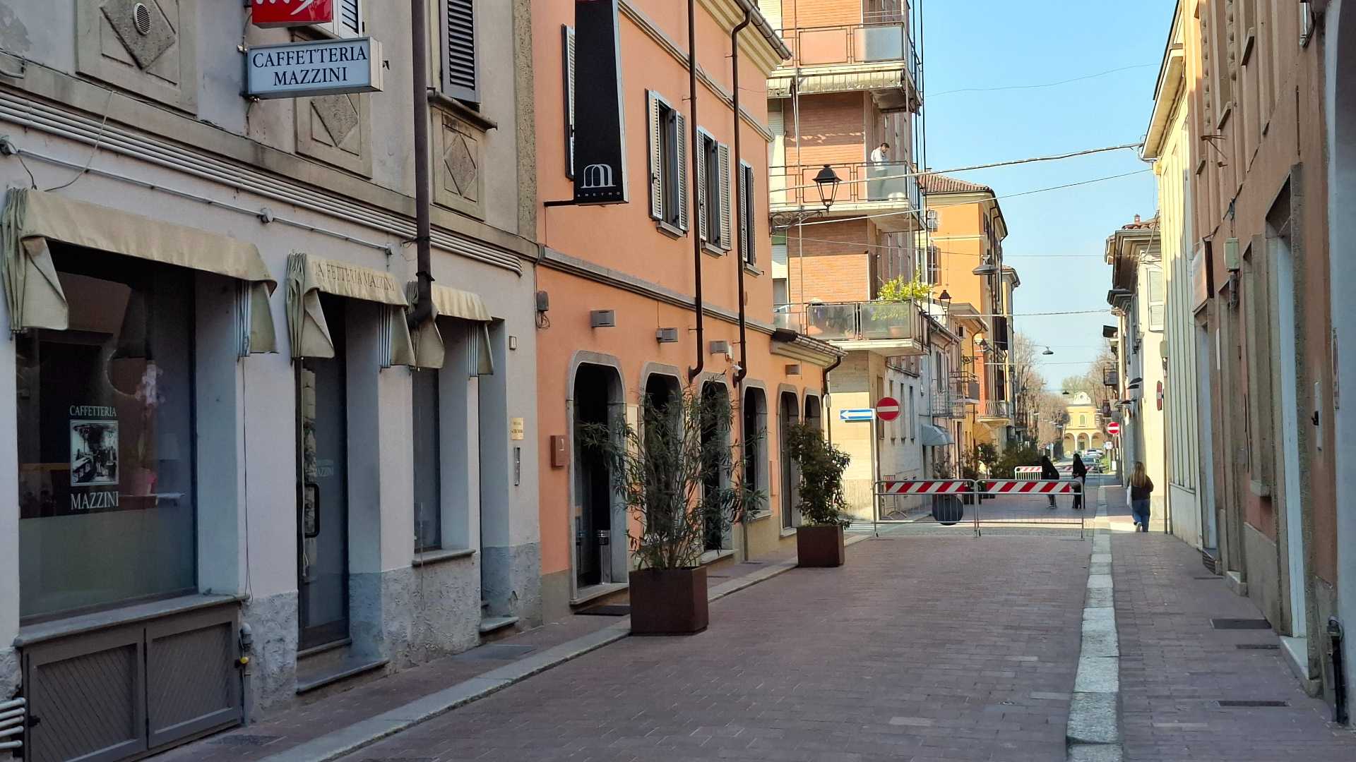 Castello, l'ipotesi isola pedonale accende gli animi