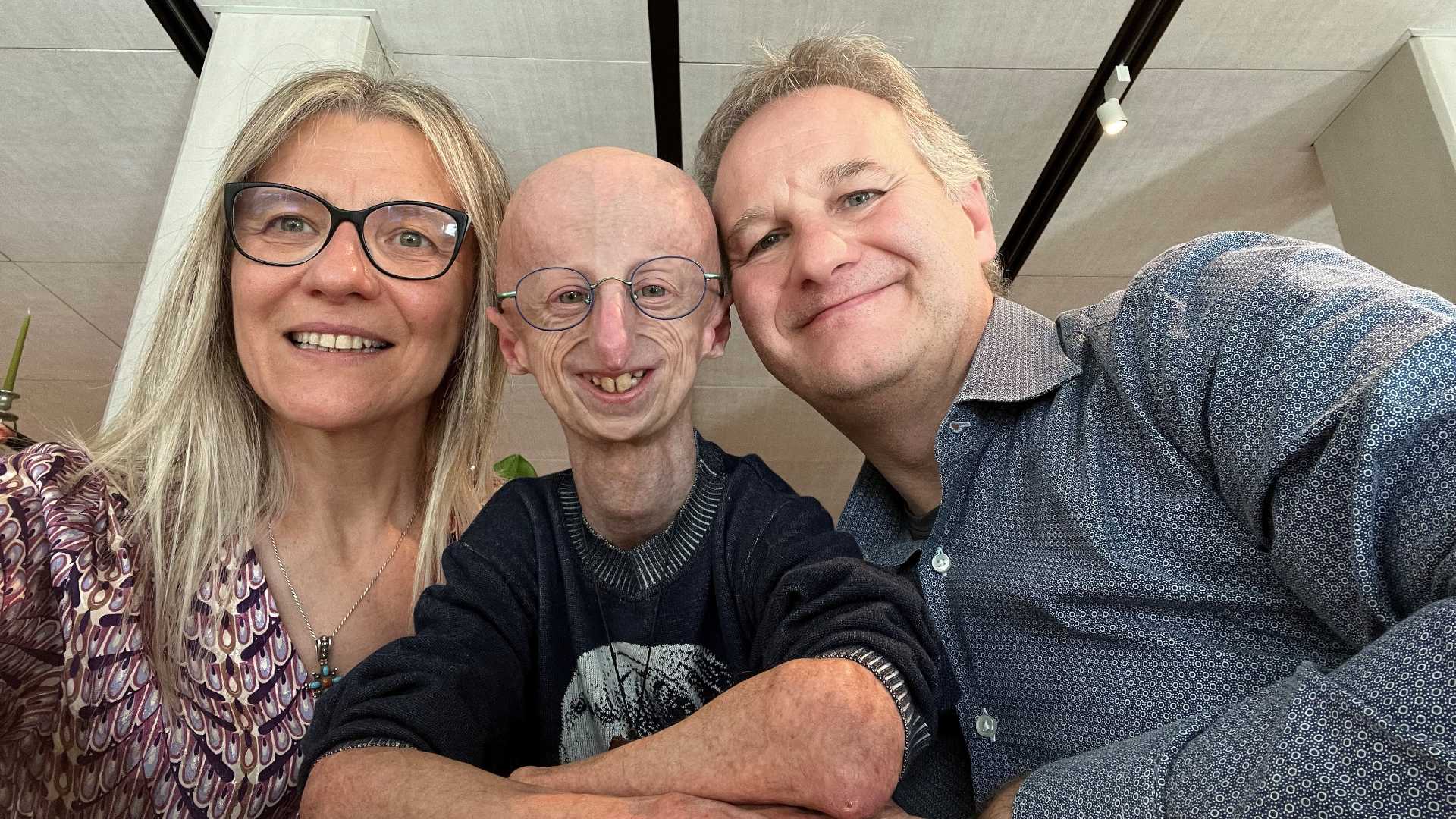 Sammy Basso con i suoi genitori