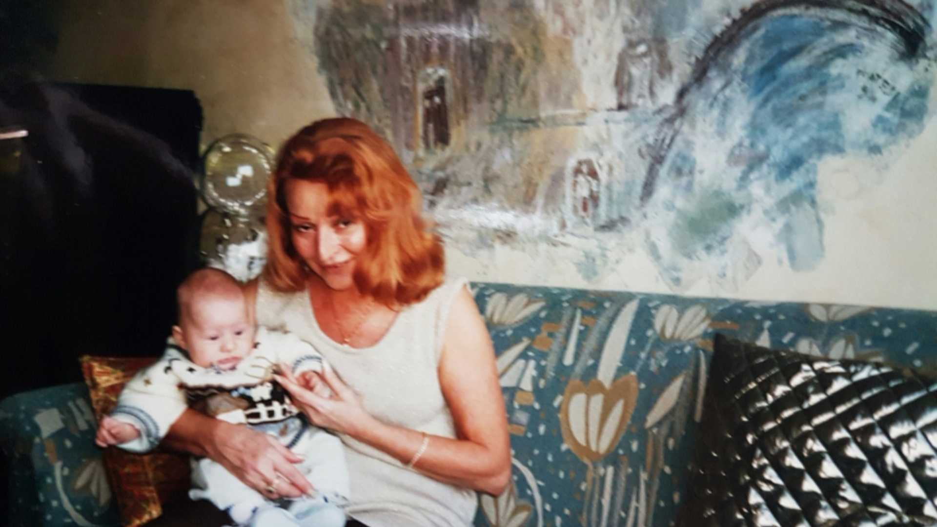 Nonna Ornella Quaglia con il primo nipotino Mattia anni fa