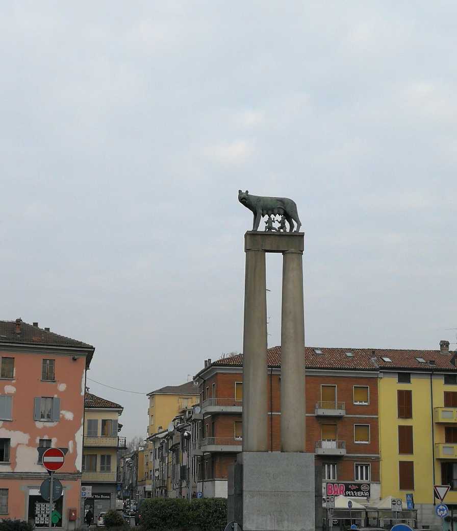 Cartoni fuori dal locale in anticipo, al barista multa da 216 euro