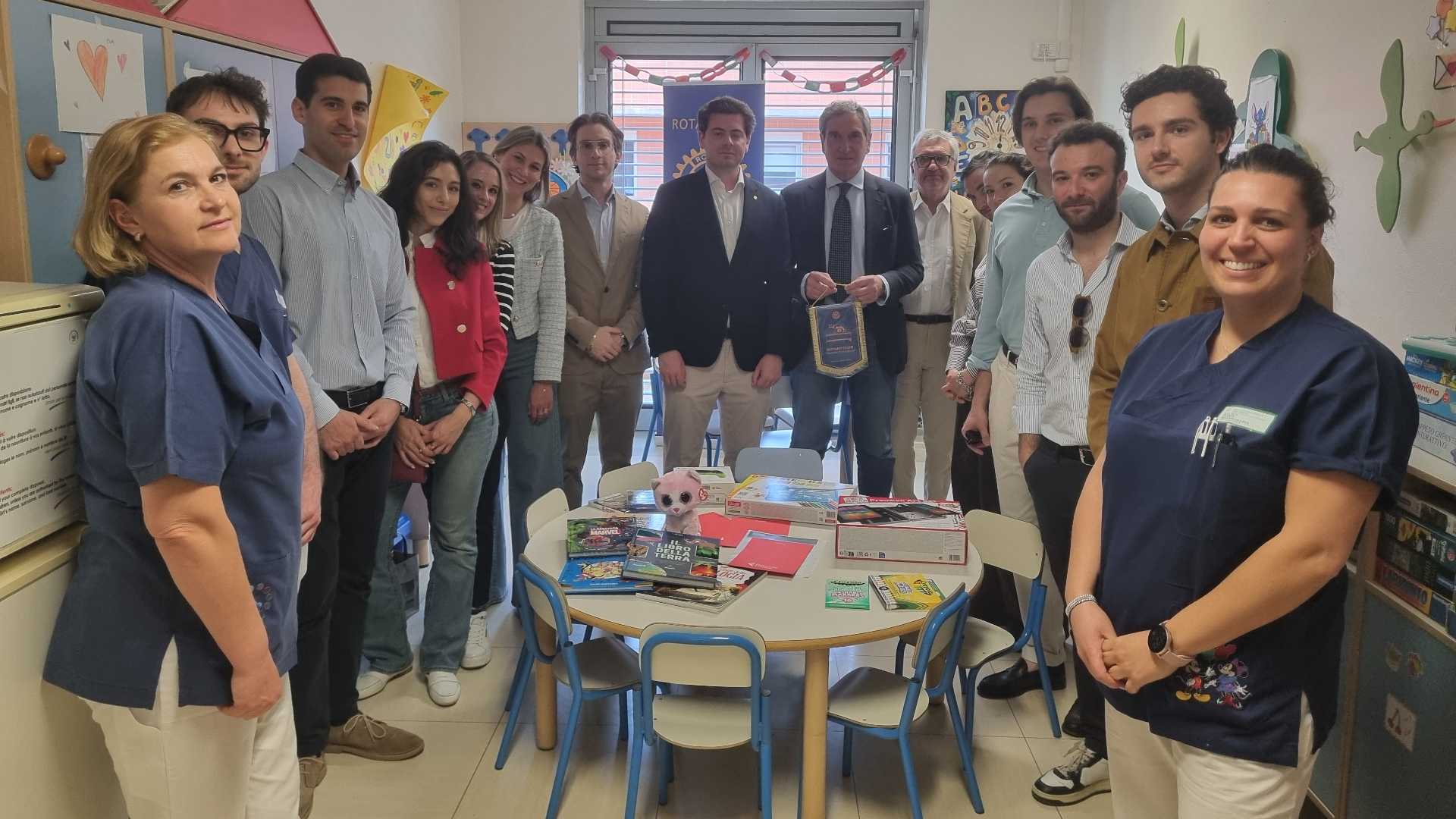 Quaderni, giochi, visite all'acquario: grazie a “Esprimi un desiderio”