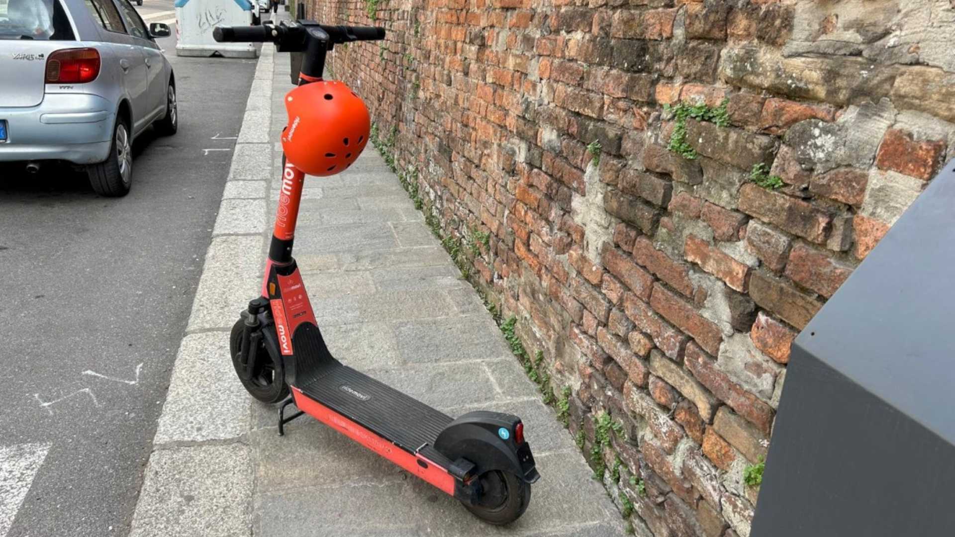 Ostacoli urbani o risorsa per la mobilità? Dibattito sui monopattini elettrici in sharing