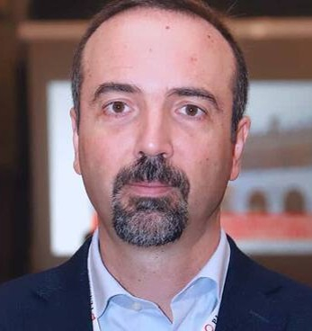 Il reumatologo Marco Sebastiani, docente all'Università di Parma