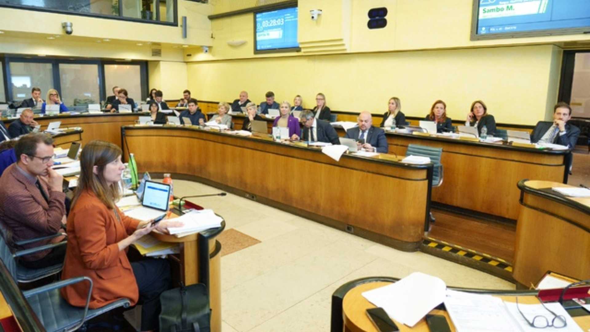Consiglio Veneto approva all’unanimità Progetto di legge che tutela l’ecosistema del lago di Garda