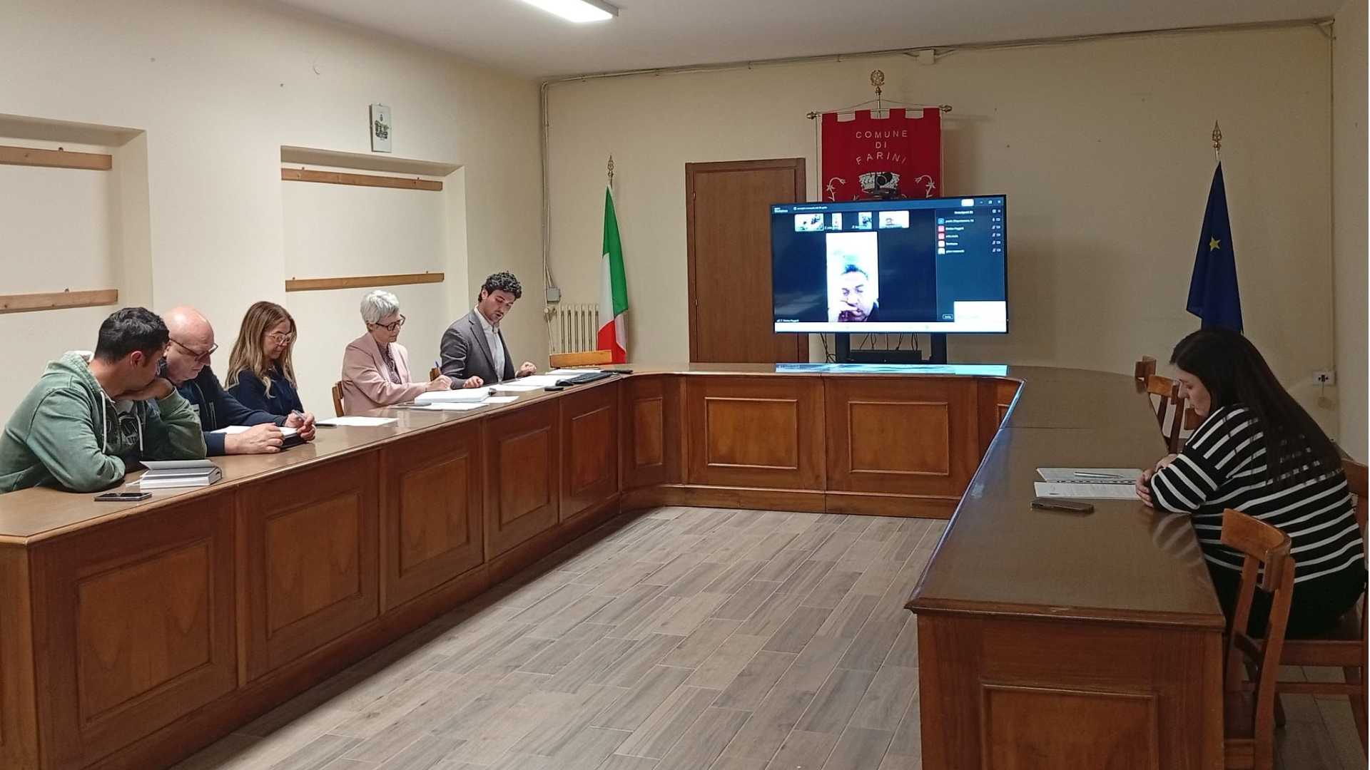 La seduta del consiglio comunale di Farini