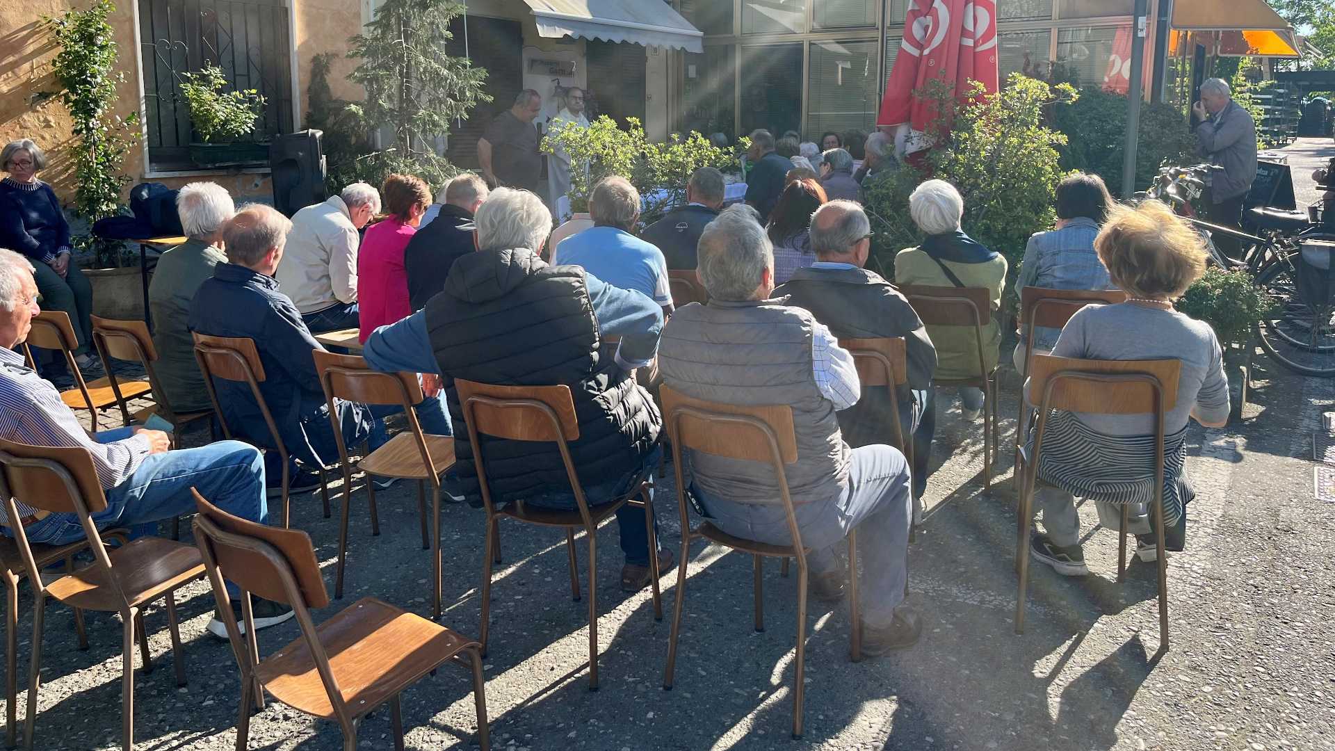 La messa al bar Gatti: «Il lavoro non sgretoli la nostra identità»