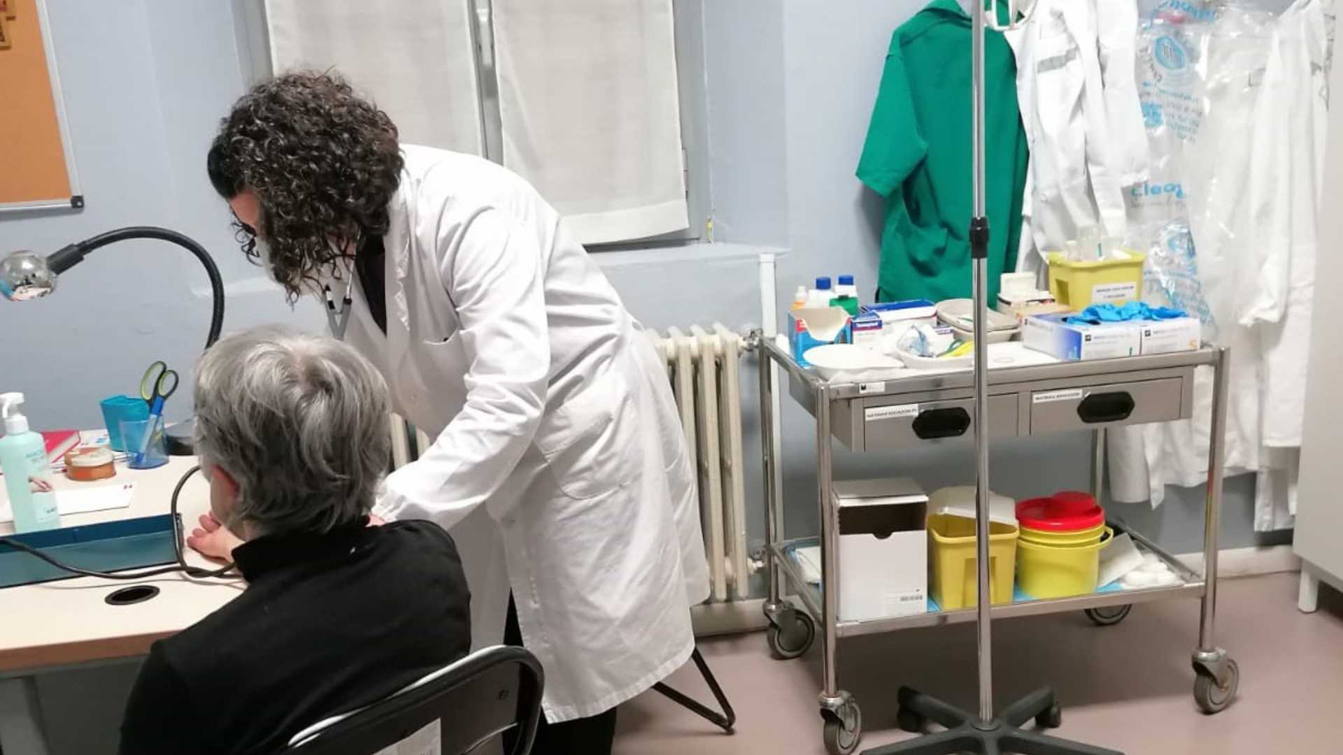Doppiamente fragili: è boom degli Sos dell’anima