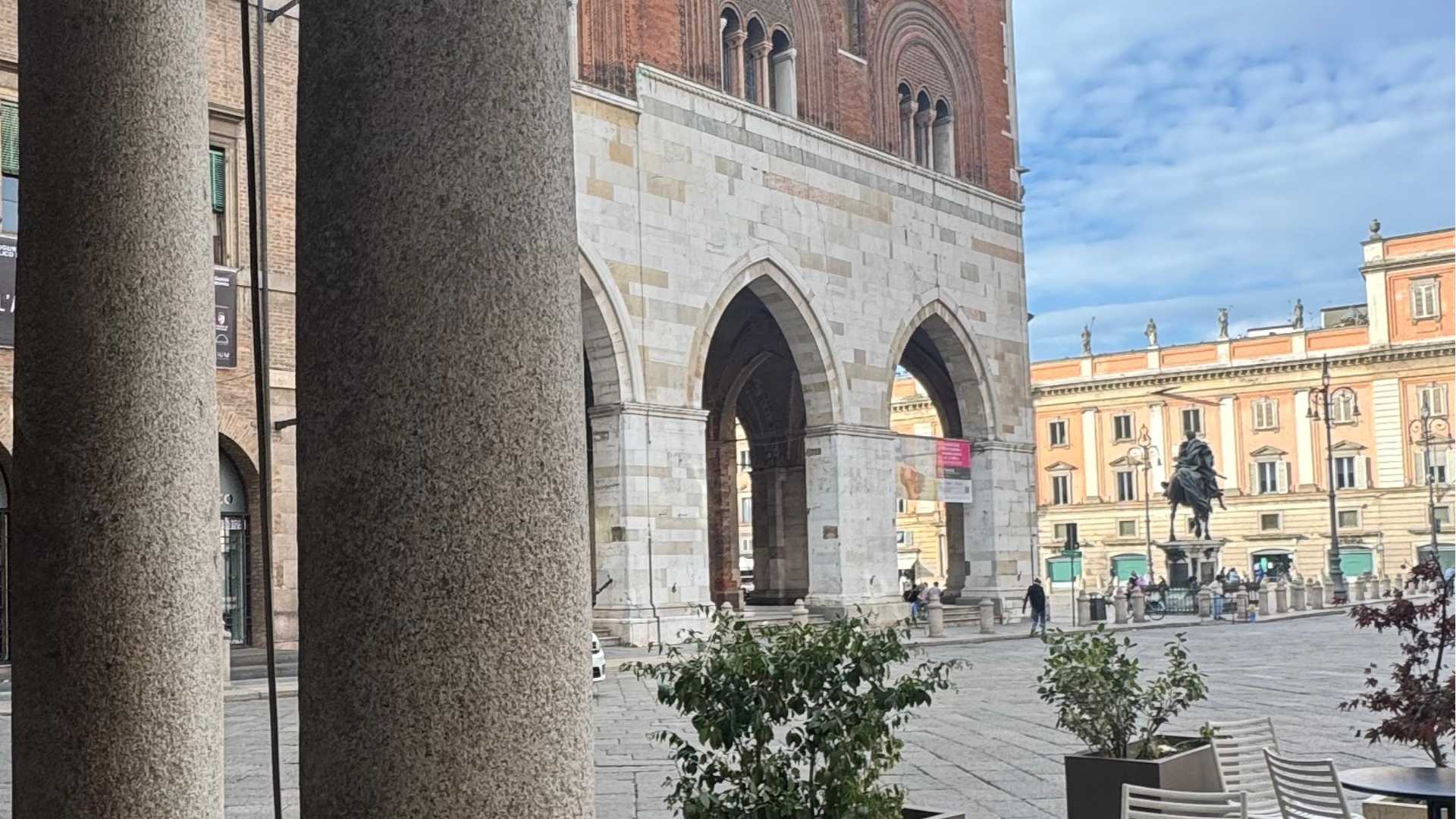 IAT, bar di Piazza Cavalli e Palazzo Gotico: concessione a Monteleone Group