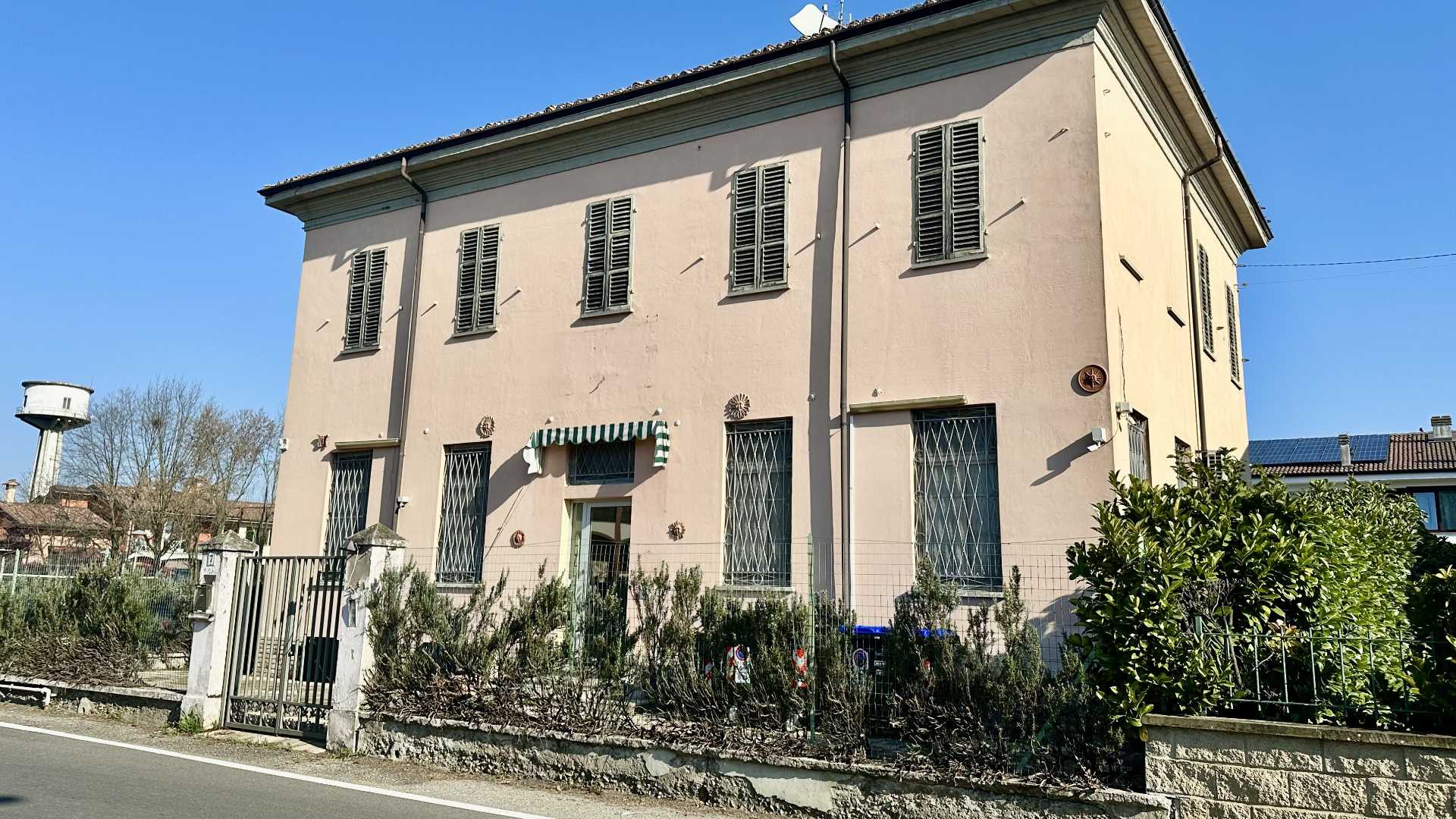 L’ex scuola di Settima è stata inserita nel piano delle alienazioni - © Libertà/Cristian Brusamonti