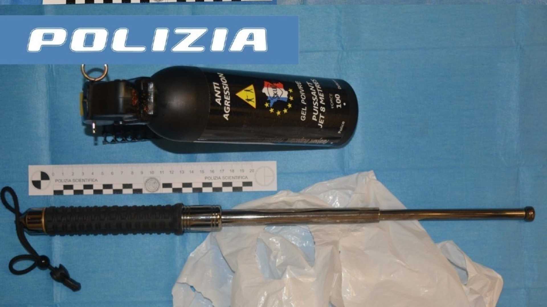 Arrestato spacciatore grazie all'app Youpol: sequestrato anche un manganello