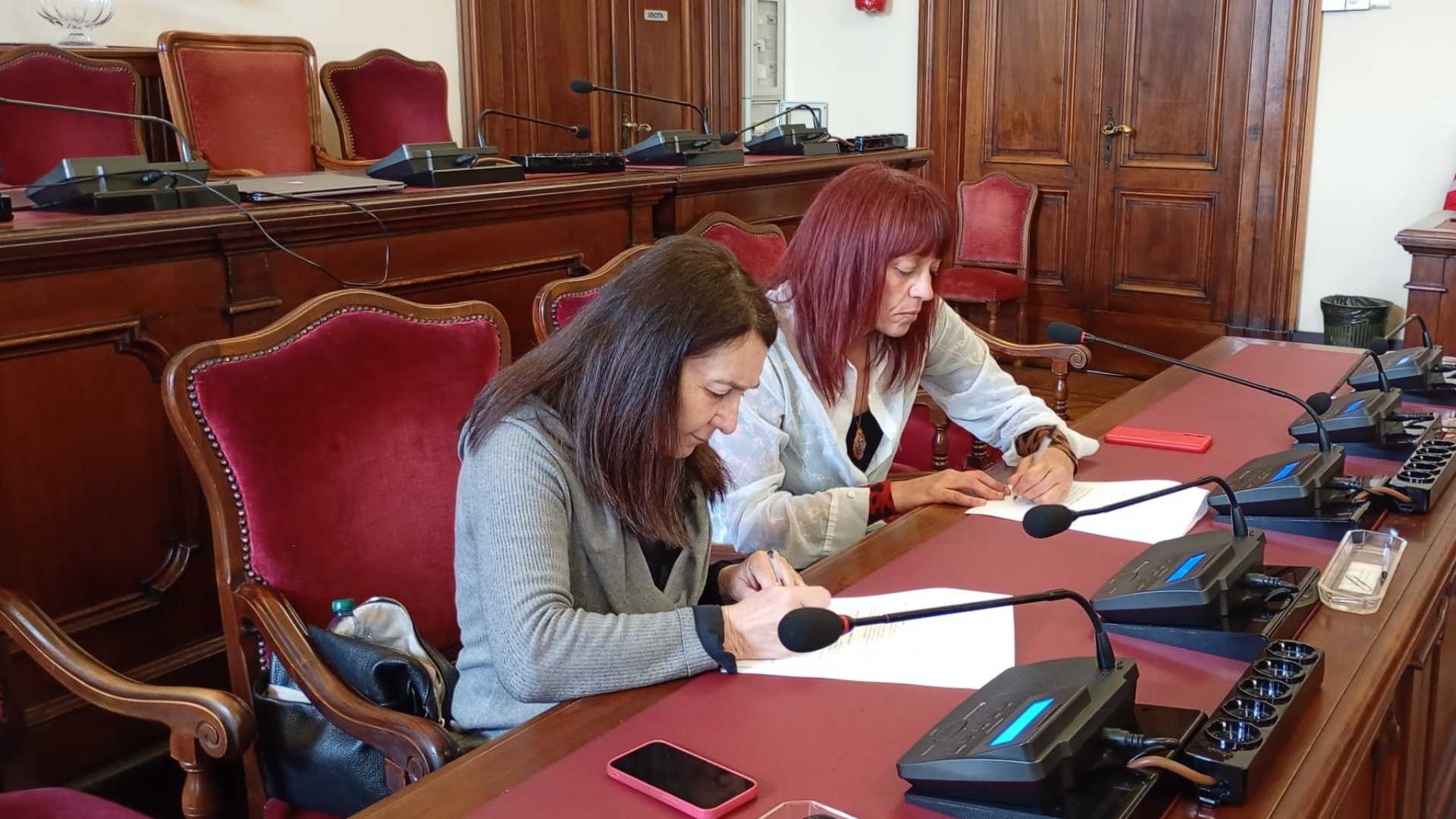 Il momento della firma