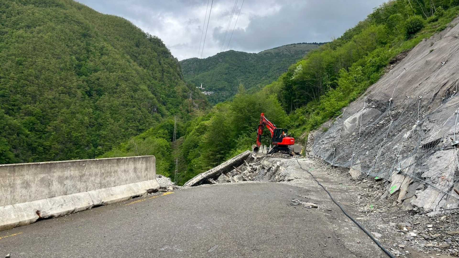 Frana Val d'Aveto, via ai lavori: «Montagna ferita, speriamo facciano presto»