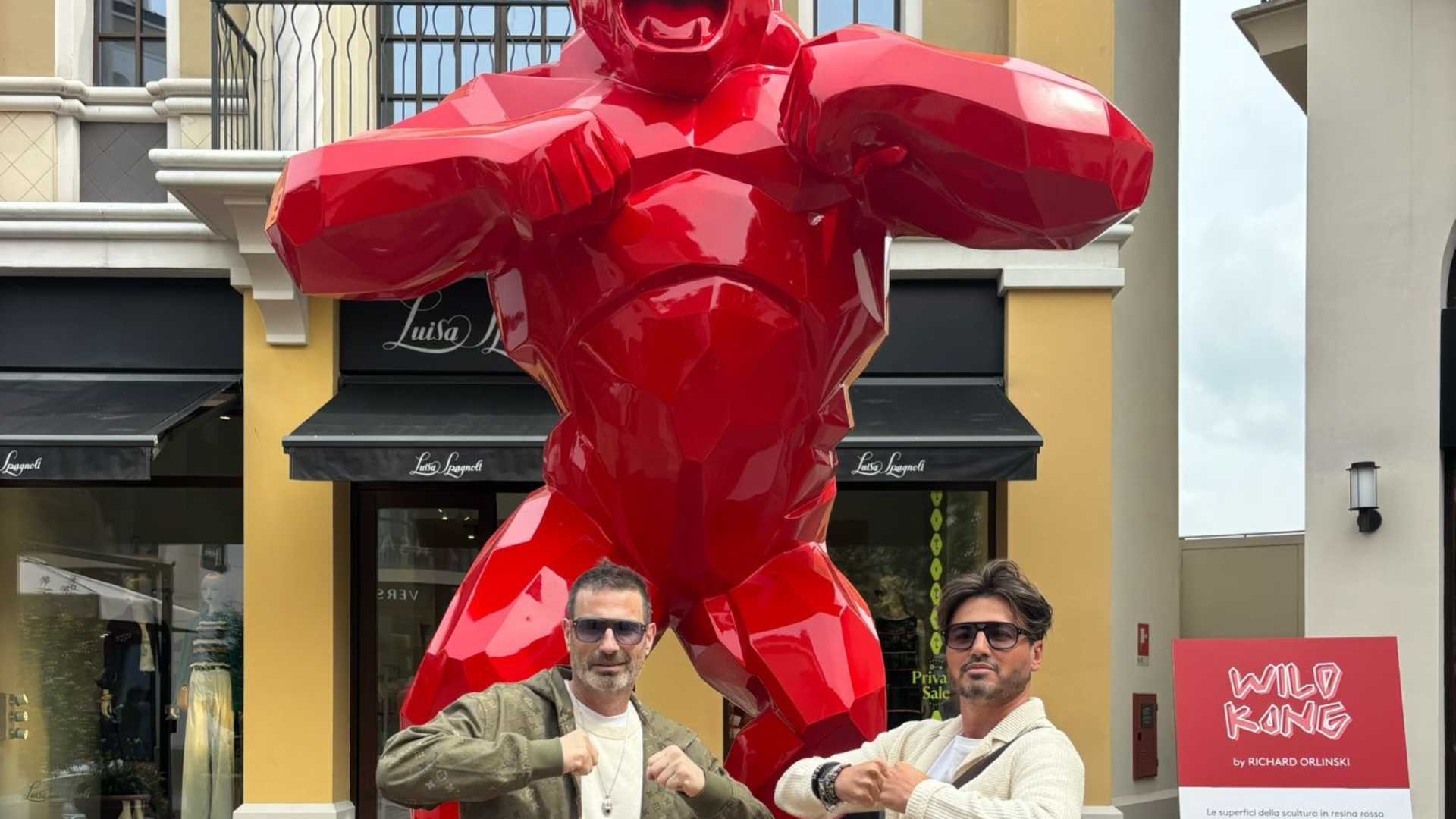 Il celebre artista pop Orlinski a Milano e a Fidenza grazie a due piacentini