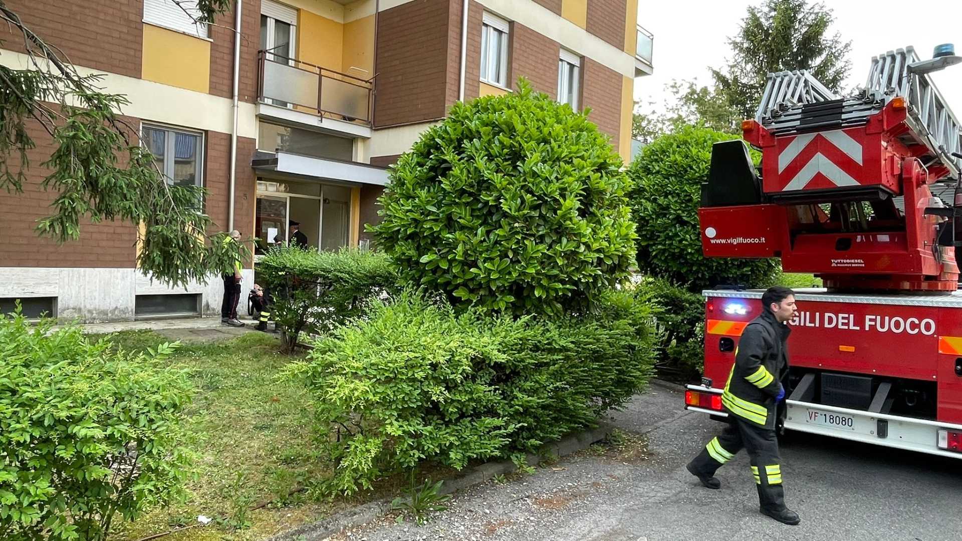 Omicidio via Pastore, i vicini sconcertati: «Tragedie impossibili da capire»