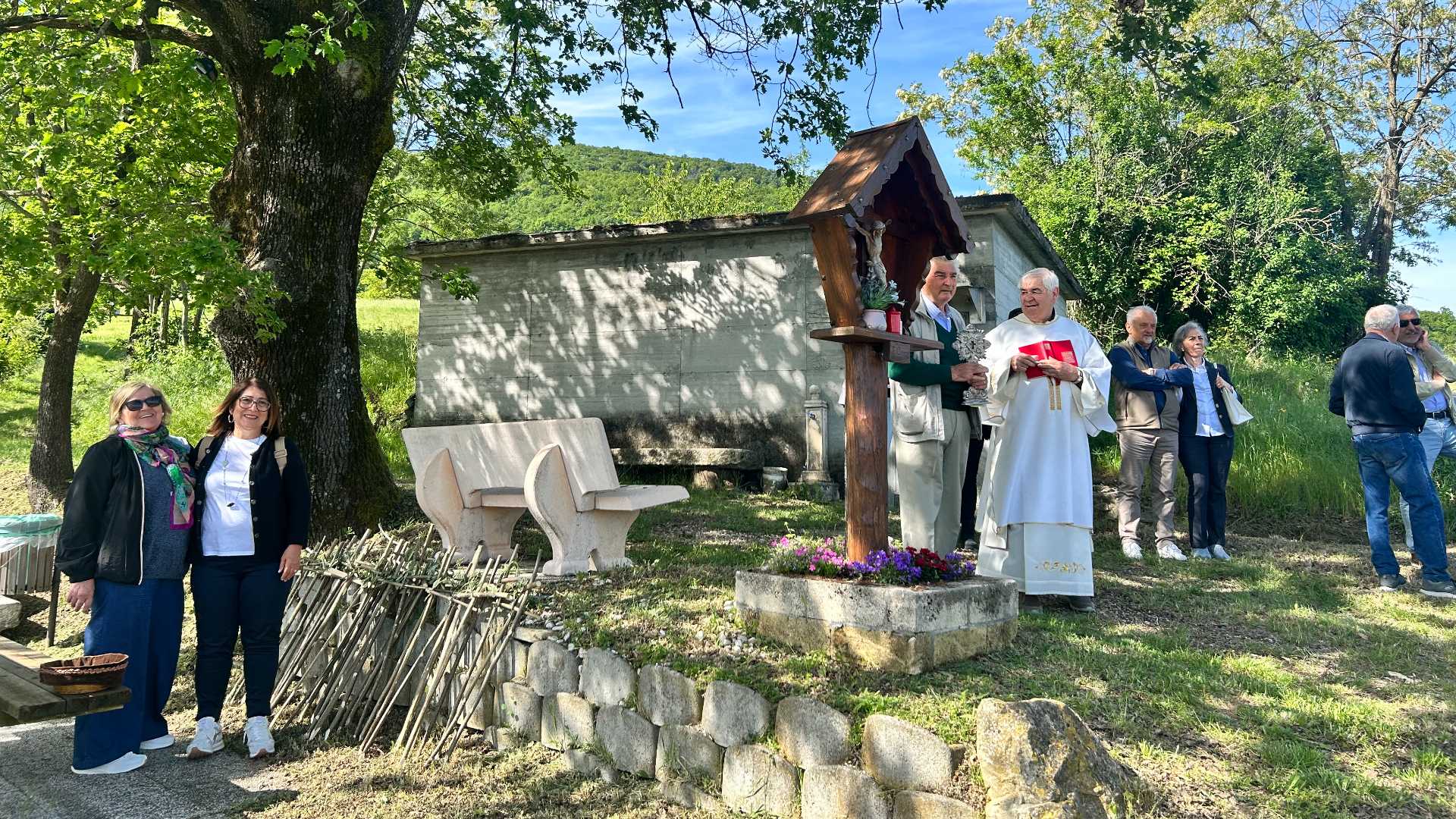 La benedizione delle croci in legno