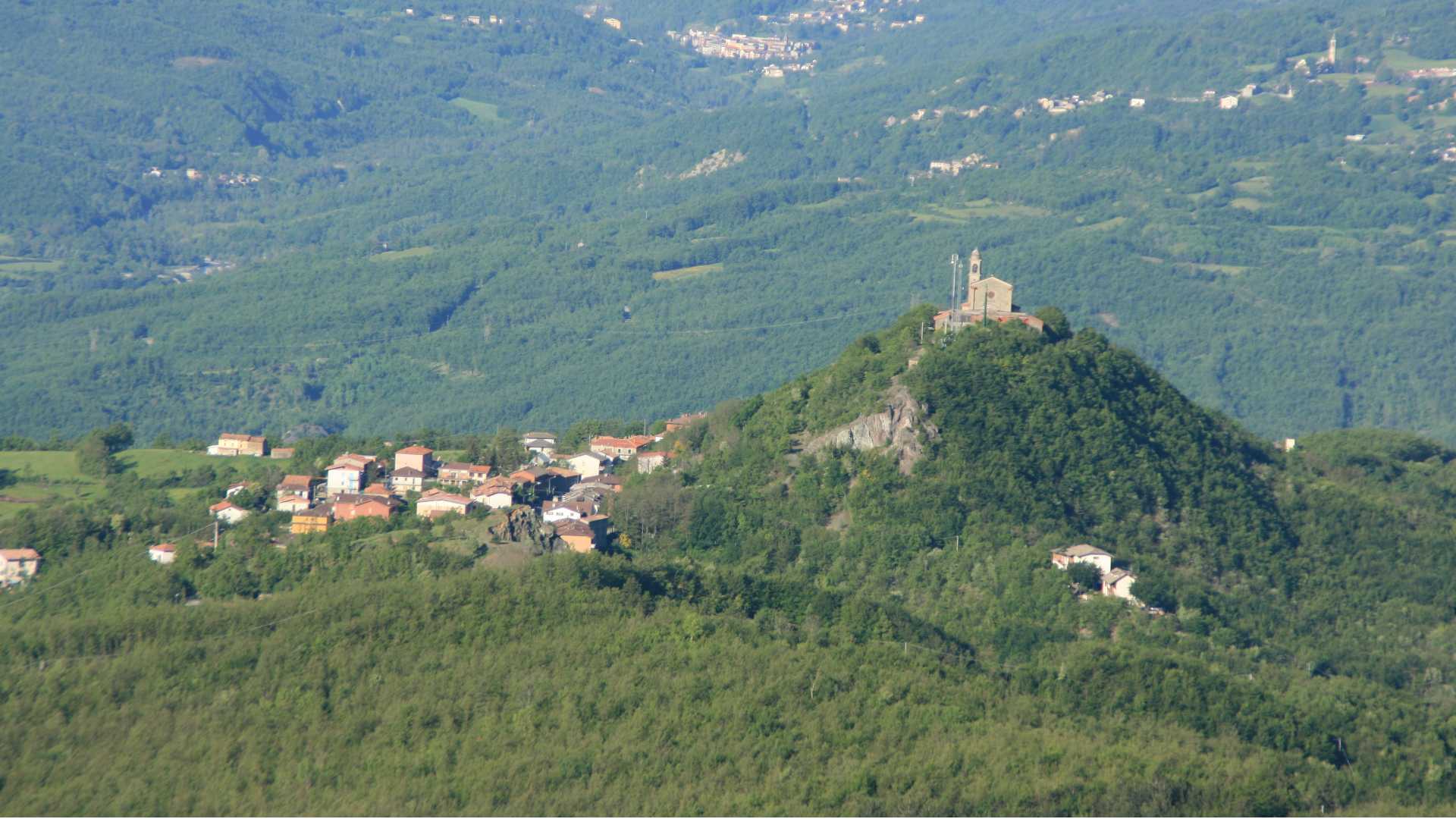 Il centro abitato di Groppallo