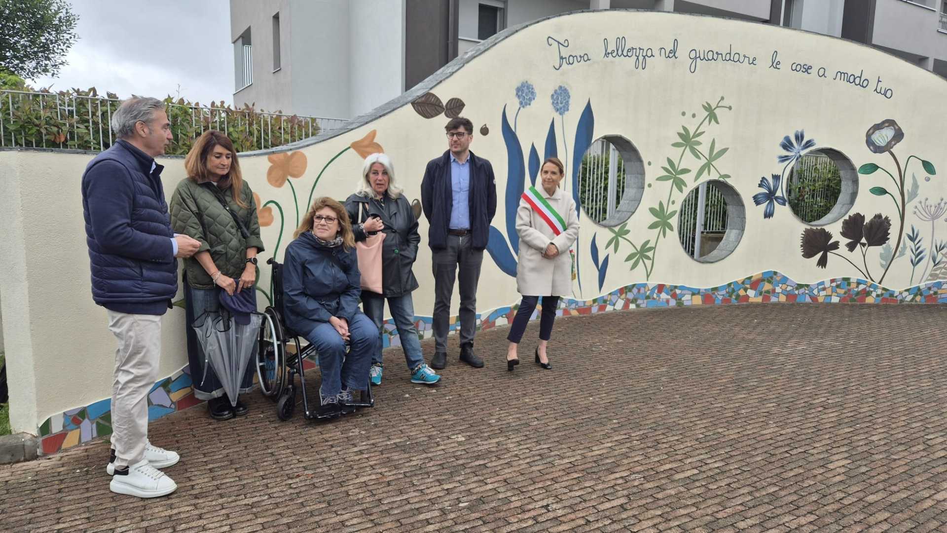 Alla Baia del Re tre nuovi murales colorano il parco e i viali pedonali