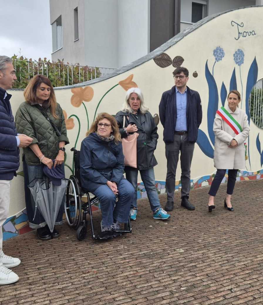 Alla Baia del Re tre nuovi murales colorano il parco e i viali pedonali