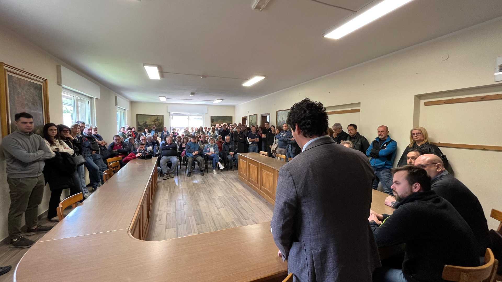 L'assemblea che si è tenuta in municipio - © Libertà/Marcello Tassi