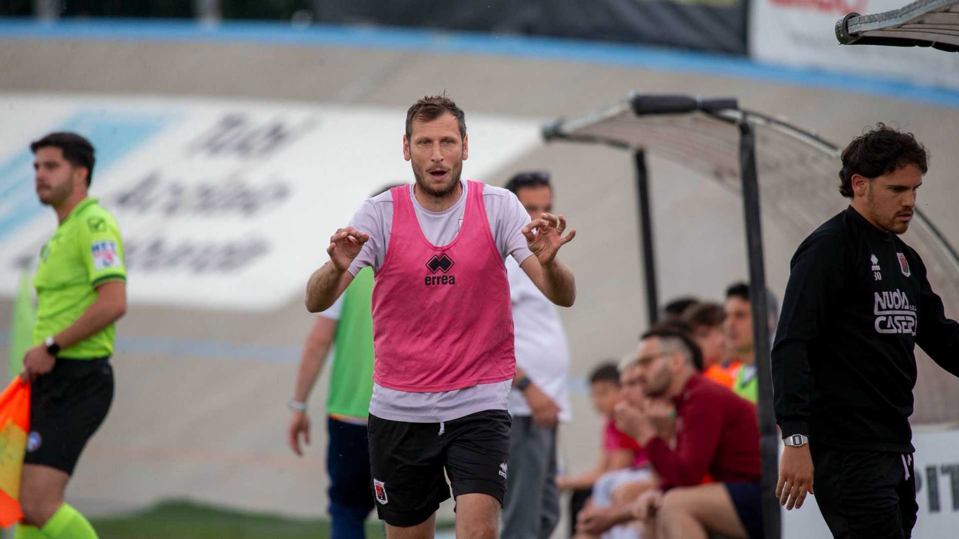 Uno scatto del derby di campionato tra Fiorenzuola e Pontenurese - Foto Angela Petrarelli