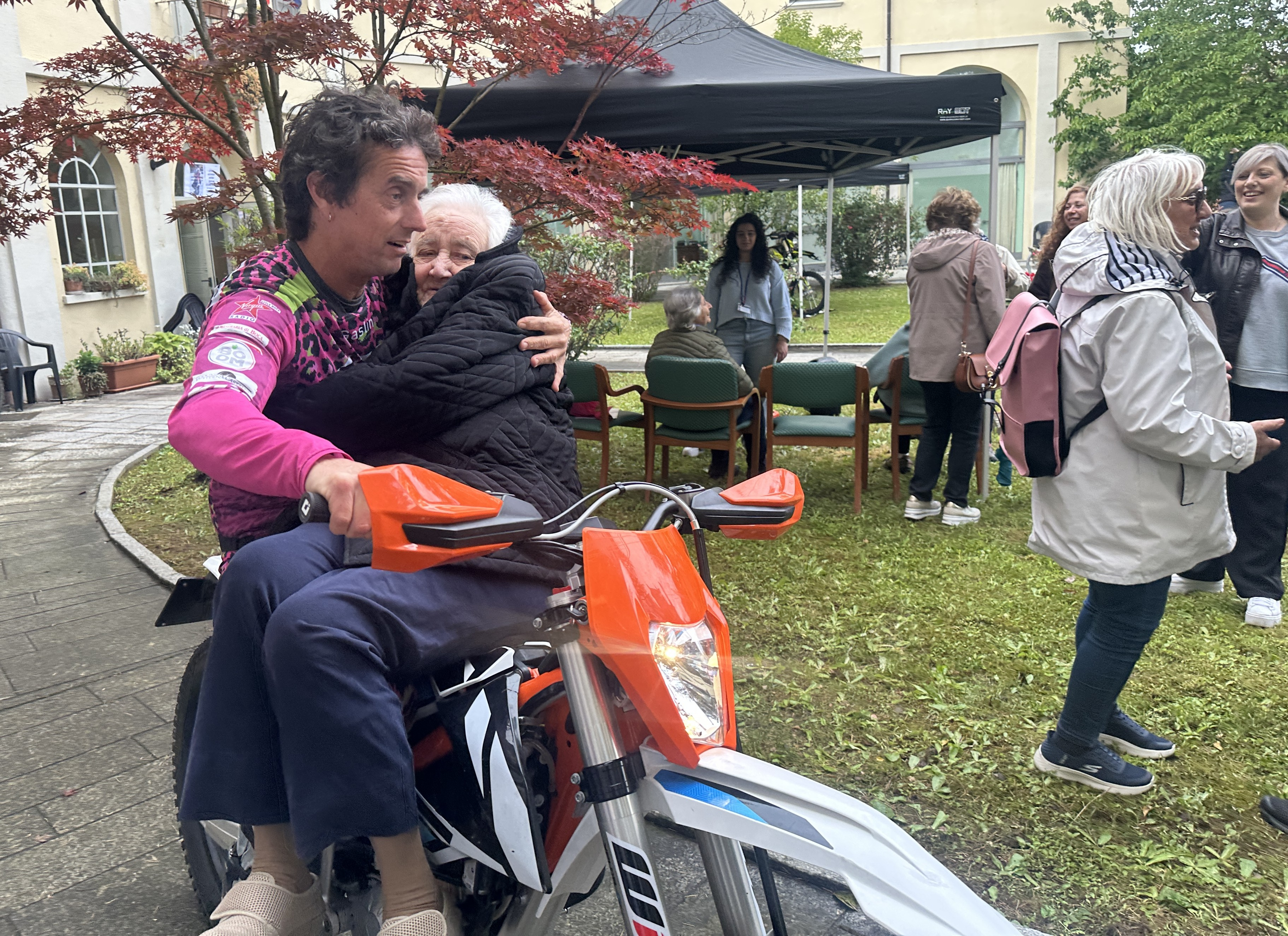 BOBBIO ANZIANI IN MOTO CON VANNI ODDERA