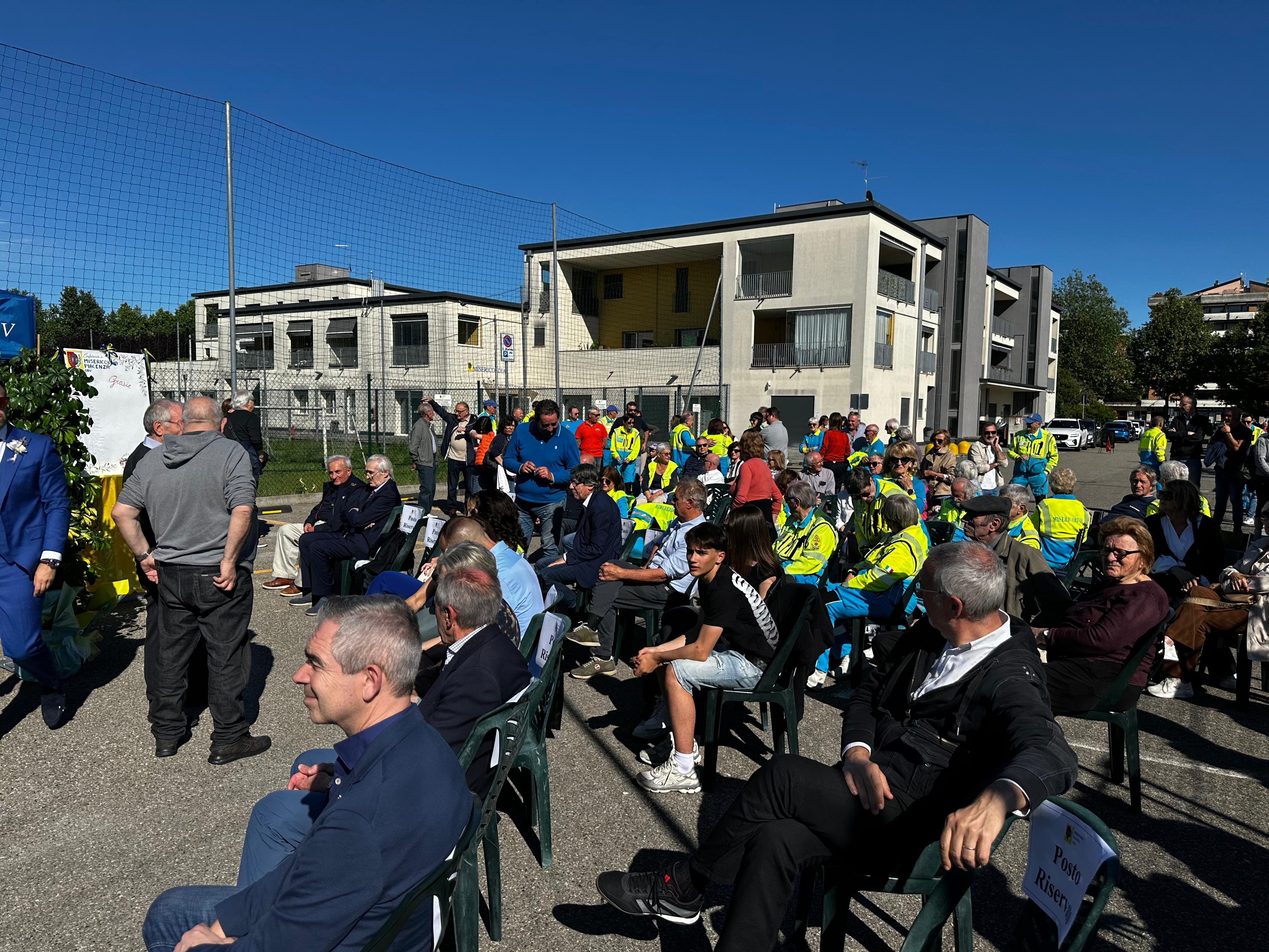 inaugurazione cerimonia nuovo capannone misericordia
