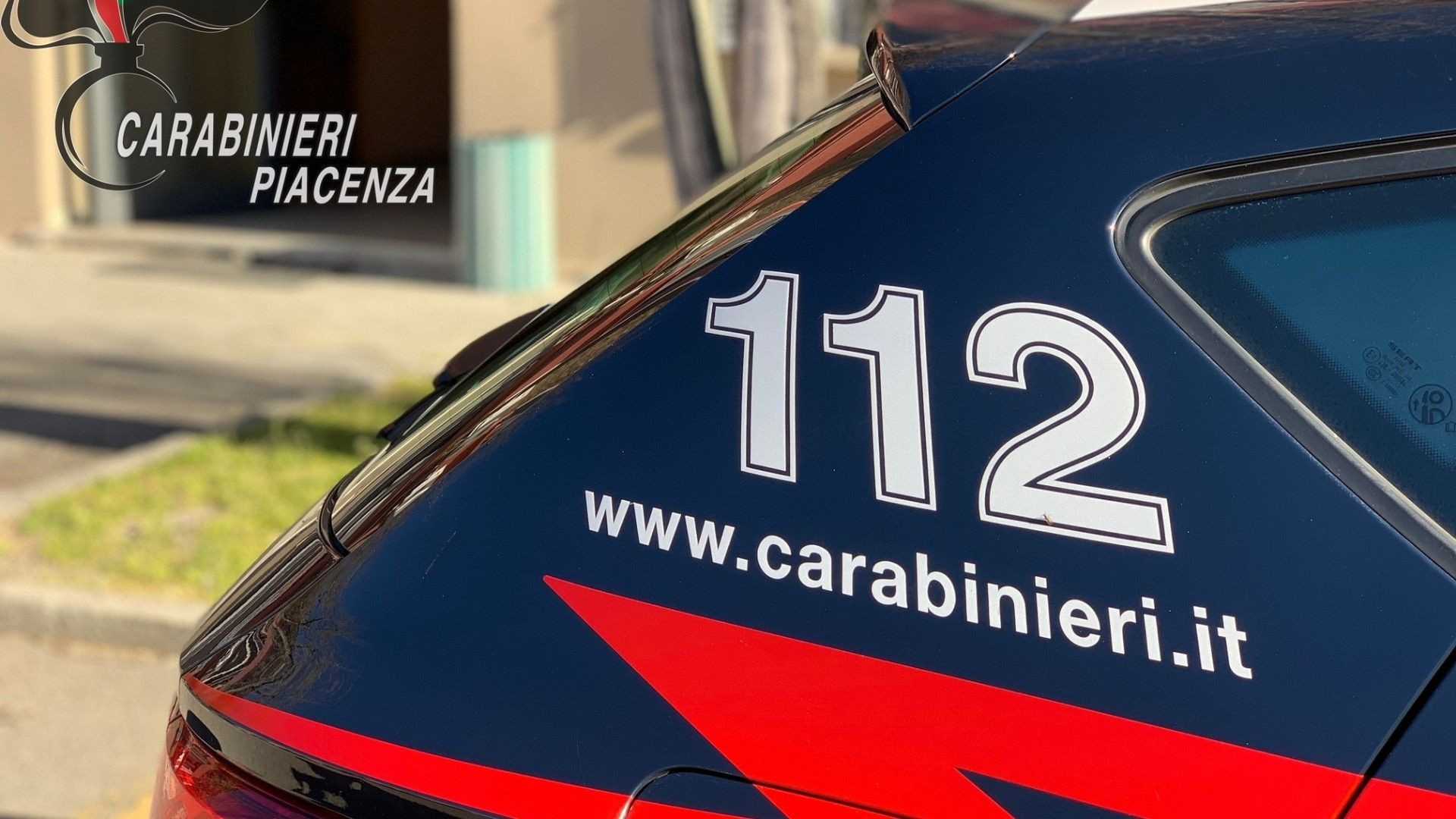 Spaccio e inseguimento in centro: due denunce tra droga e coltello