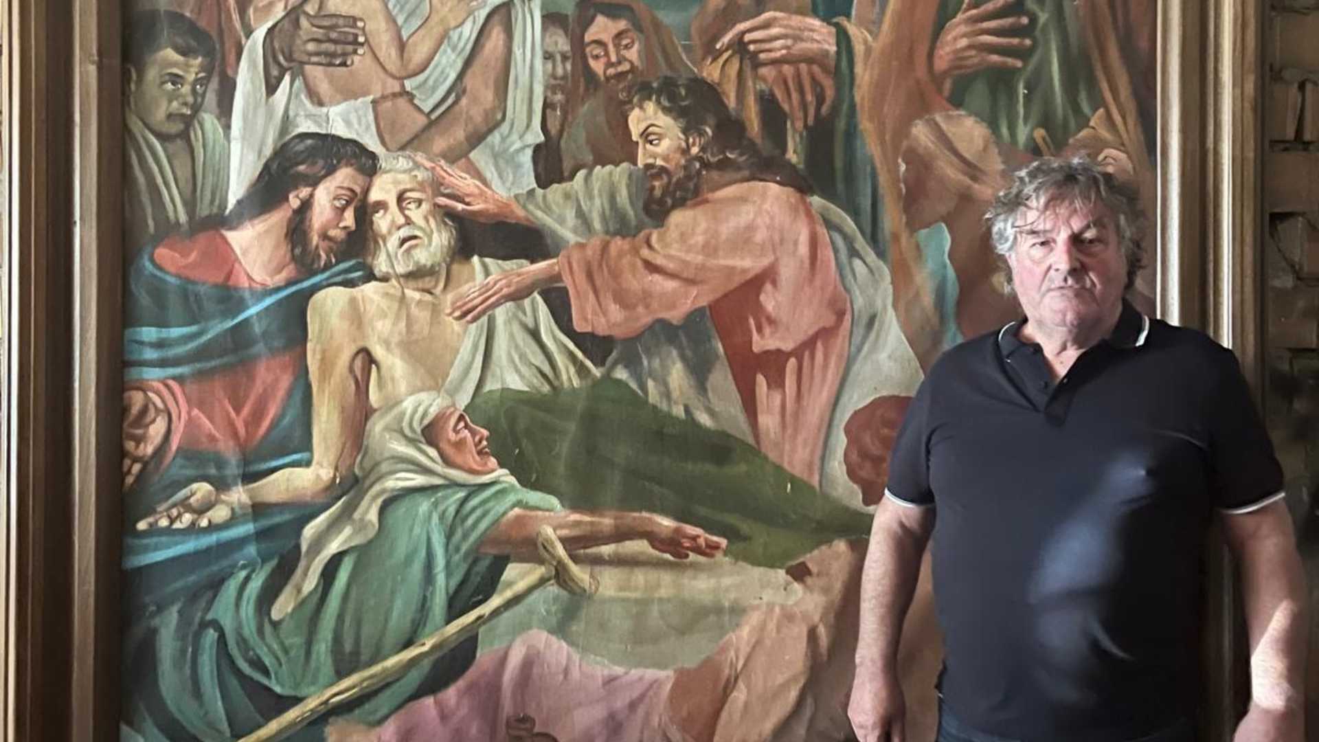 Il taglialegna battezzato “Ligabue” disegna ovunque, basta una matita