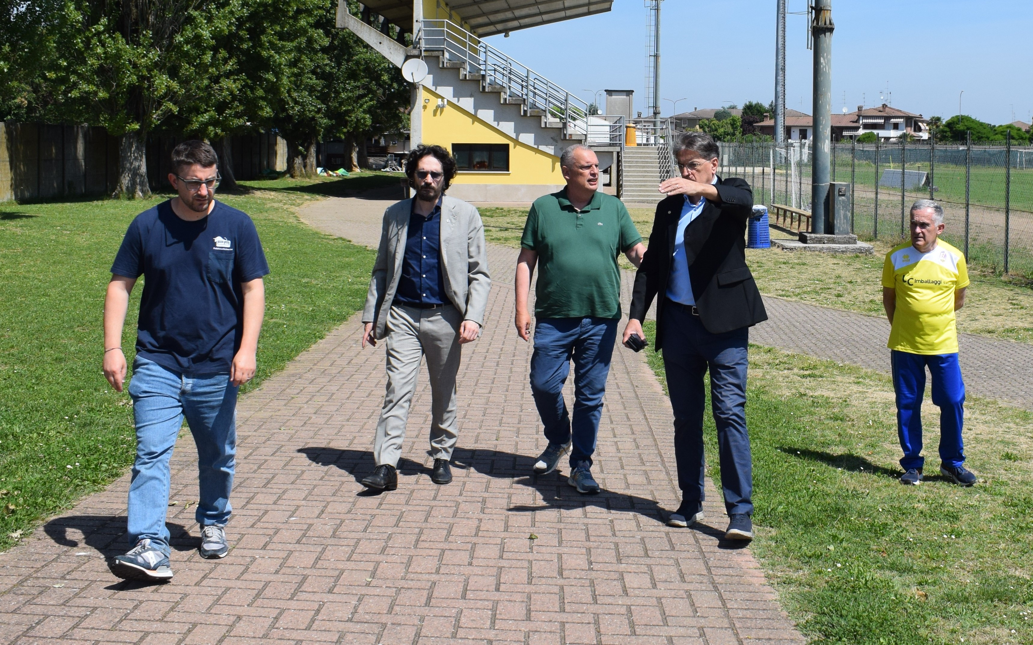 Da sinistra, Daniele Maini, Simone Alberici, il dirigente federale, ingegner Storai ,Valter Alberici e l'assessore allo sport di Borgonovo, Fabrizio Franzini - Foto Paolo Cagnani