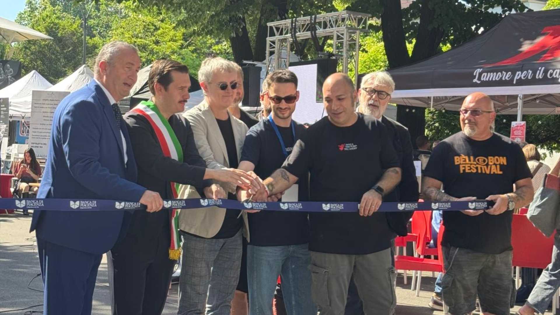 Il taglio del nastro