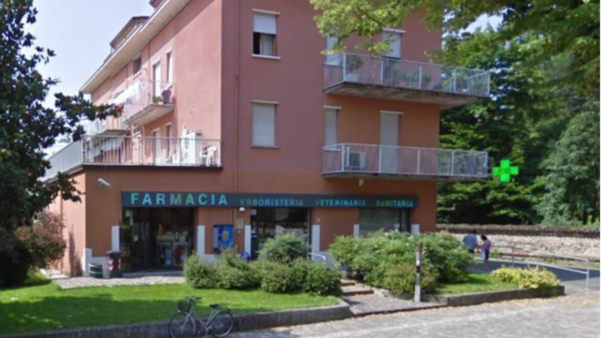 La farmacia di San Giorgio presa di mira dai malviventi- © Libertà/Cristian Brusamonti