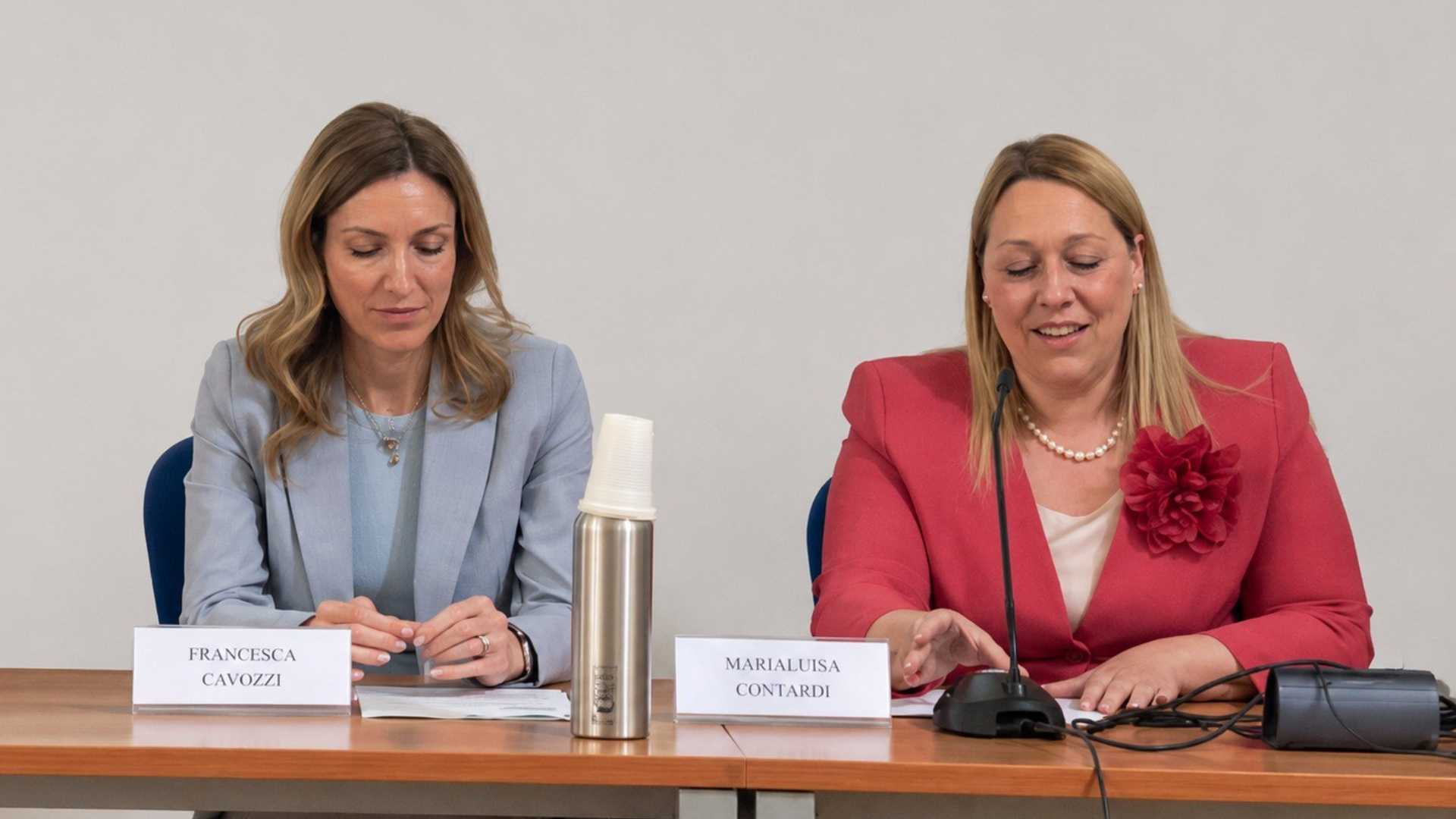 A destra la presidente di Unicoop Maria Luisa Contardi e la vice Francesca Cavozzi