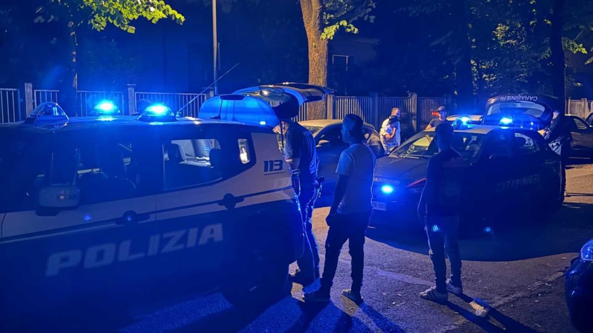 Nuova raffica di controlli tra città e movida: 373 persone identificate