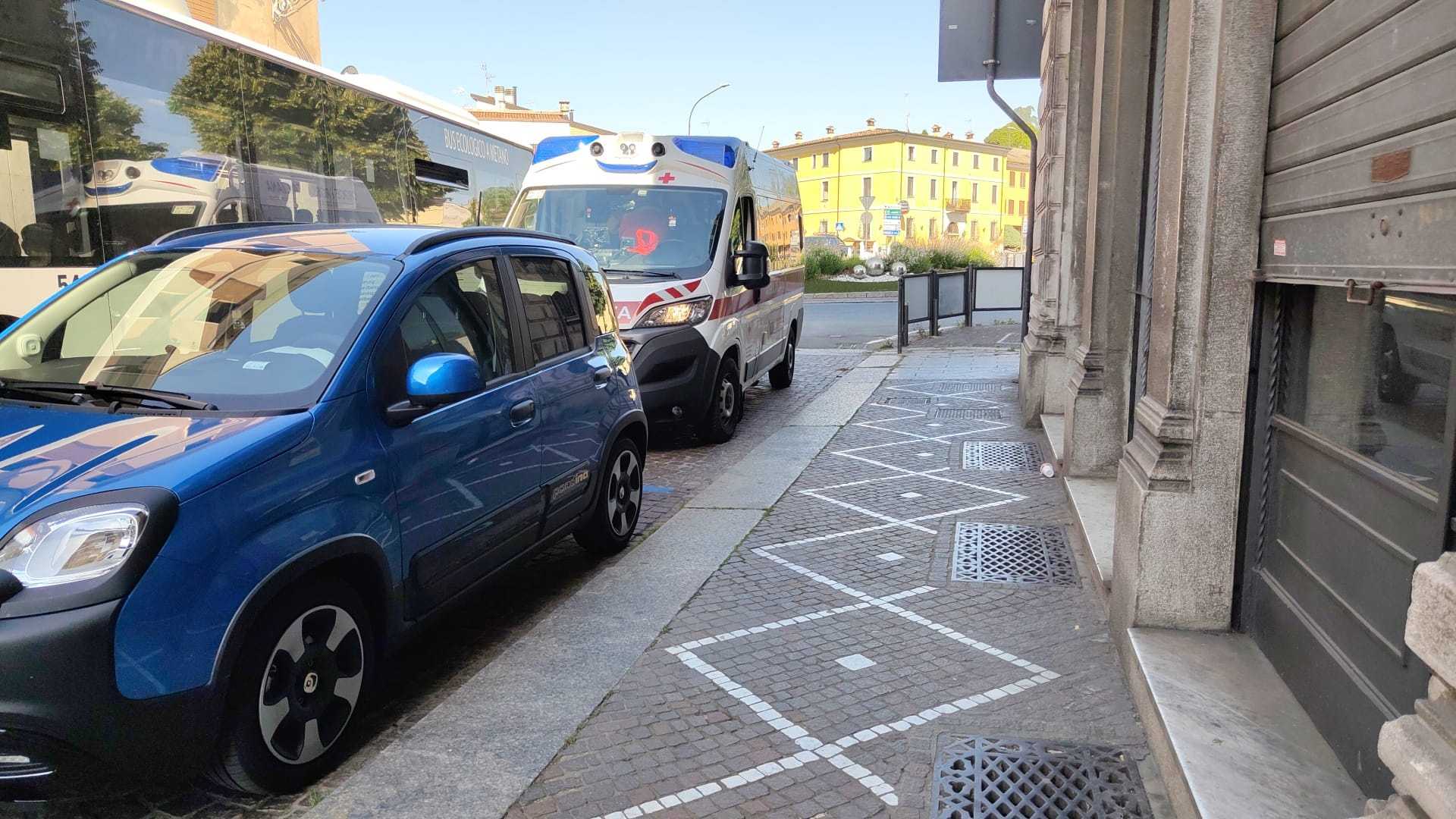 Lite a una rotonda di Castel San Giovanni: due automobilisti arrivano alle mani