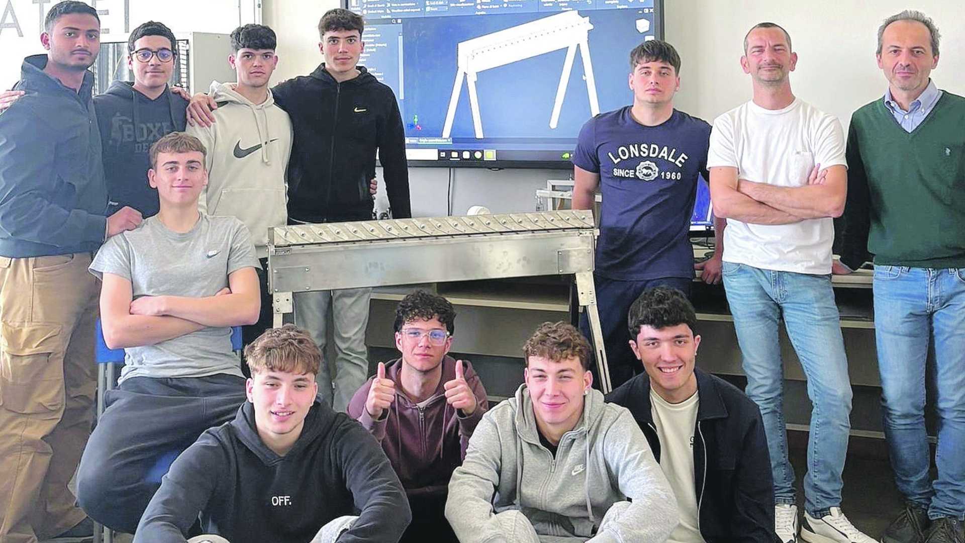 La quinta A del Mattei con il docente Fabio Pezza e l’imprenditore in veste di tutor Salvatore Ferri
