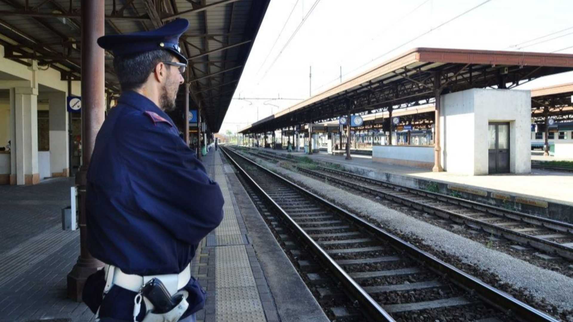 Furti, rapine sul treno e lotta allo spaccio: tre denunce e maxi-sequestro