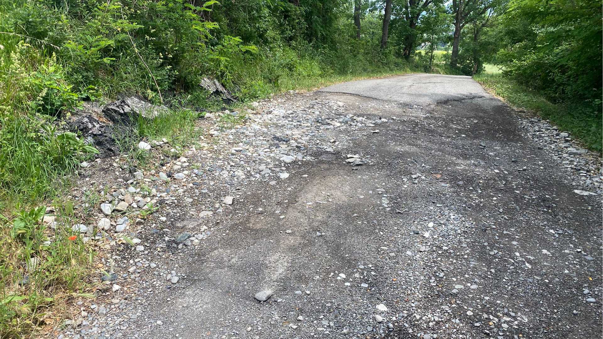 La Bobbio-Cerignale ormai impraticabile, «Asfalti alle stelle»
