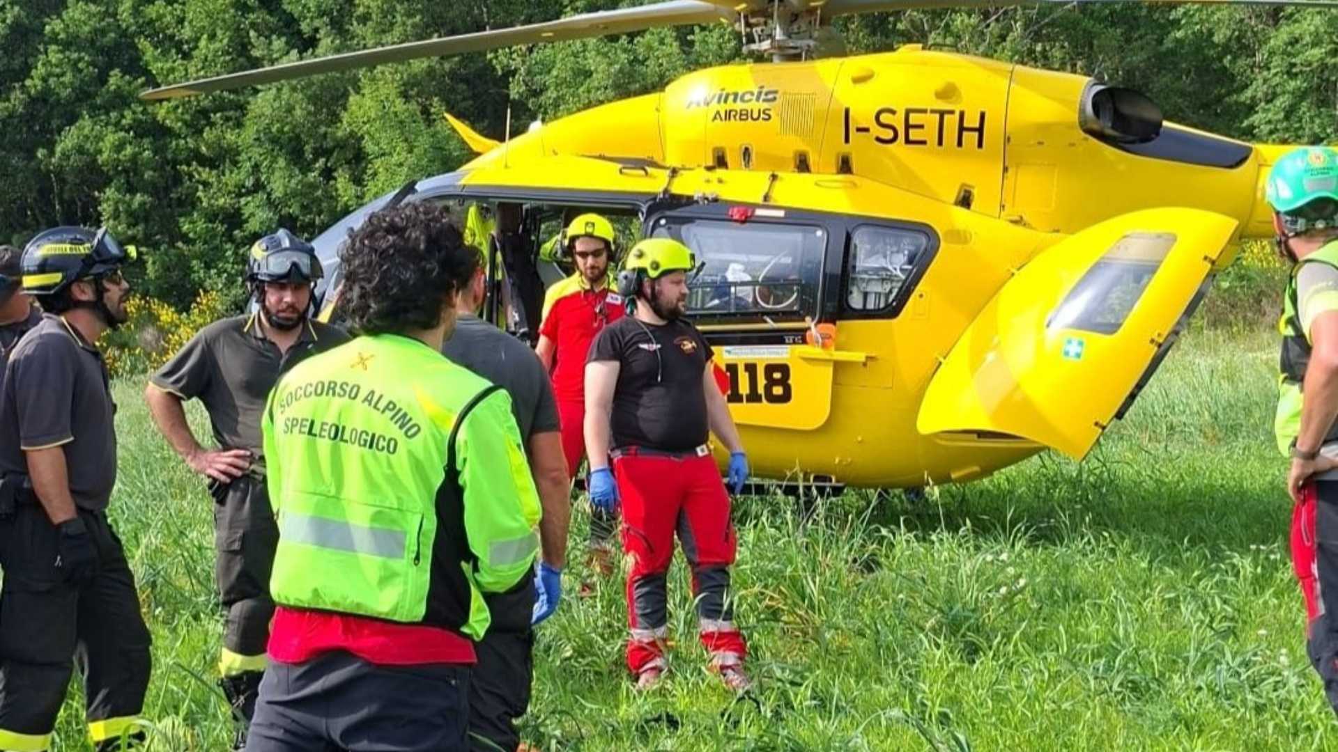 Cade sul Pillerone, ciclista ferito. Interviene l'eliambulanza
